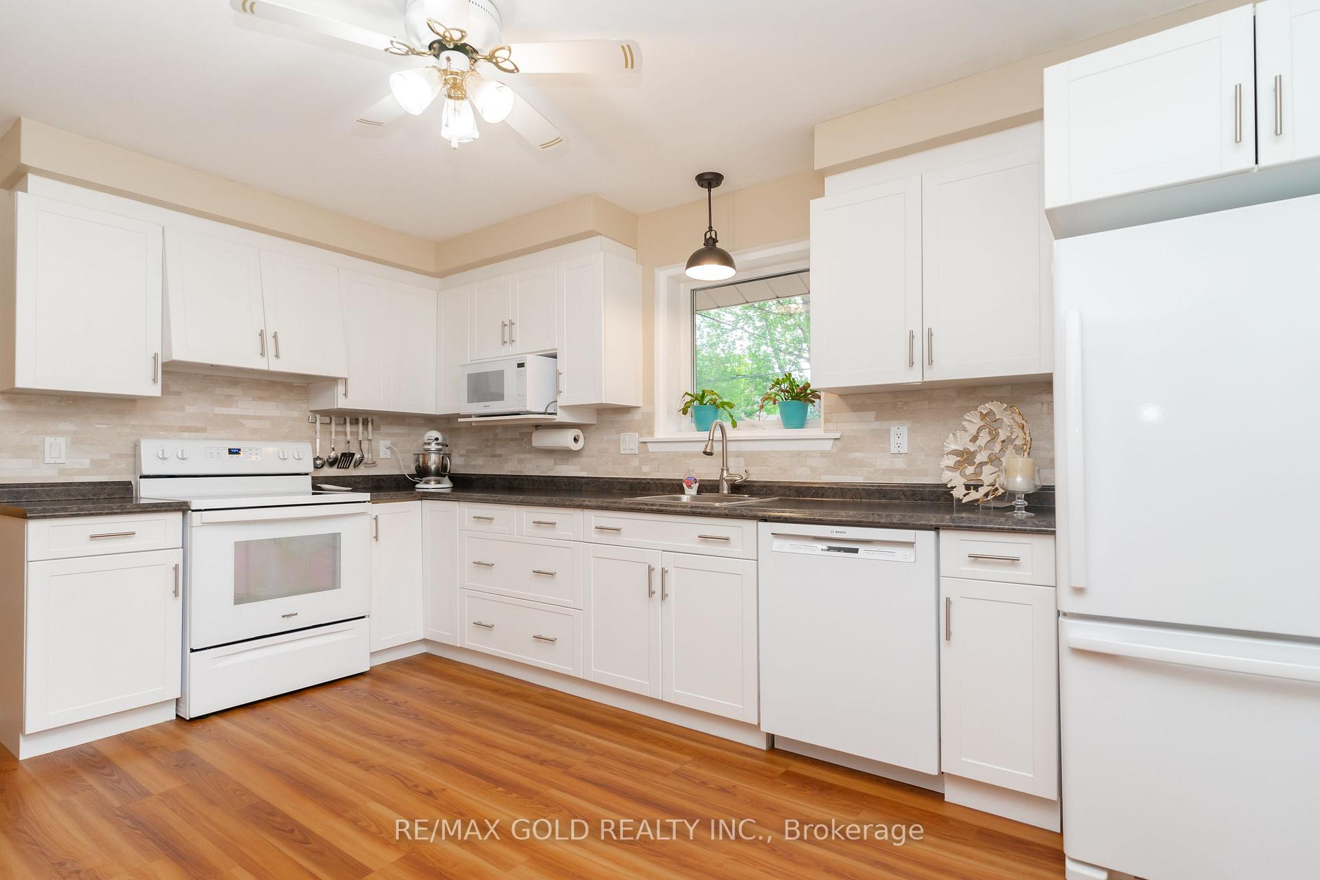 Photo 24 of 226 Avondale Boulevard, Brampton, Avondale — HOMEH