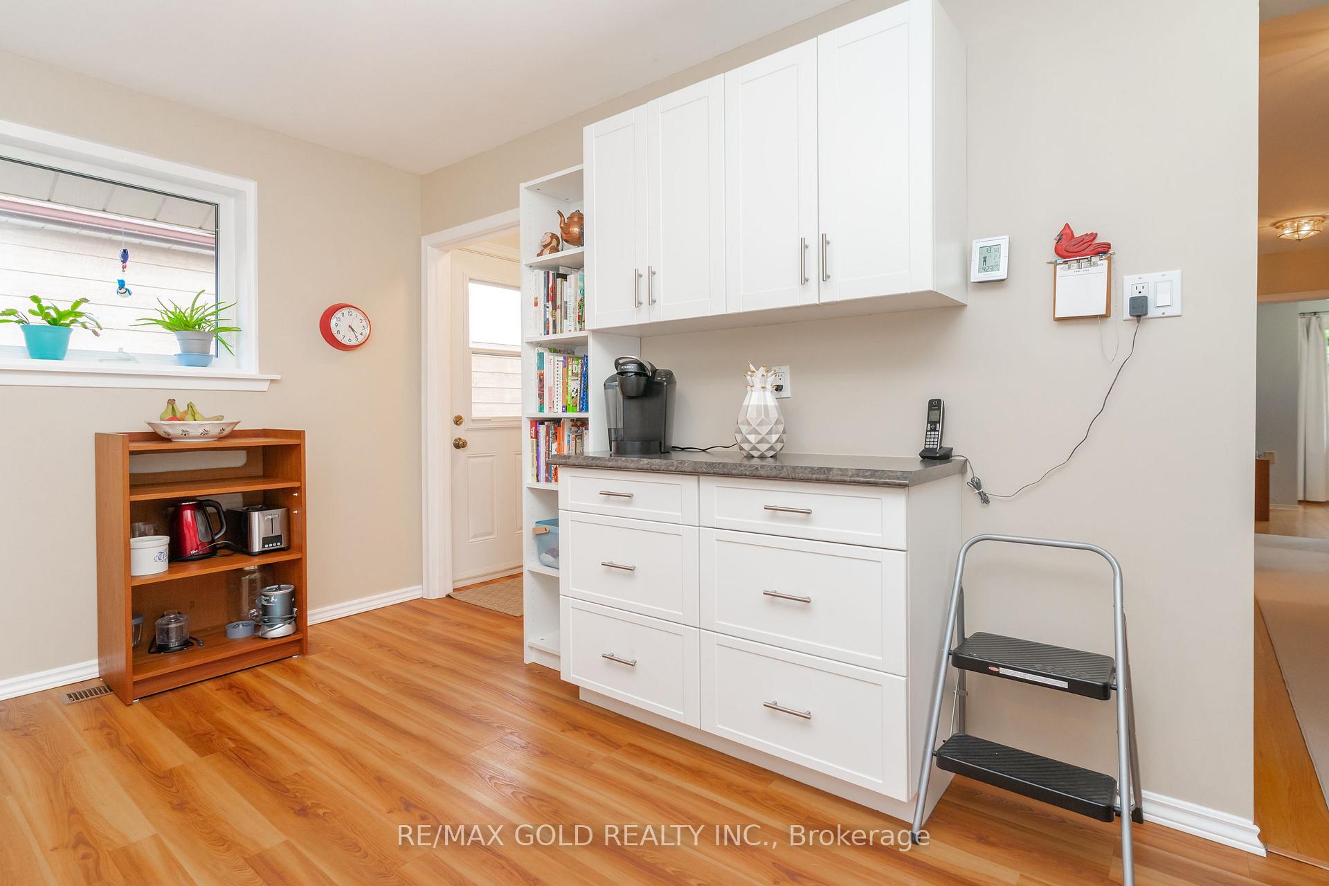 Photo 10 of 226 Avondale Boulevard, Brampton, Avondale — HOMEH