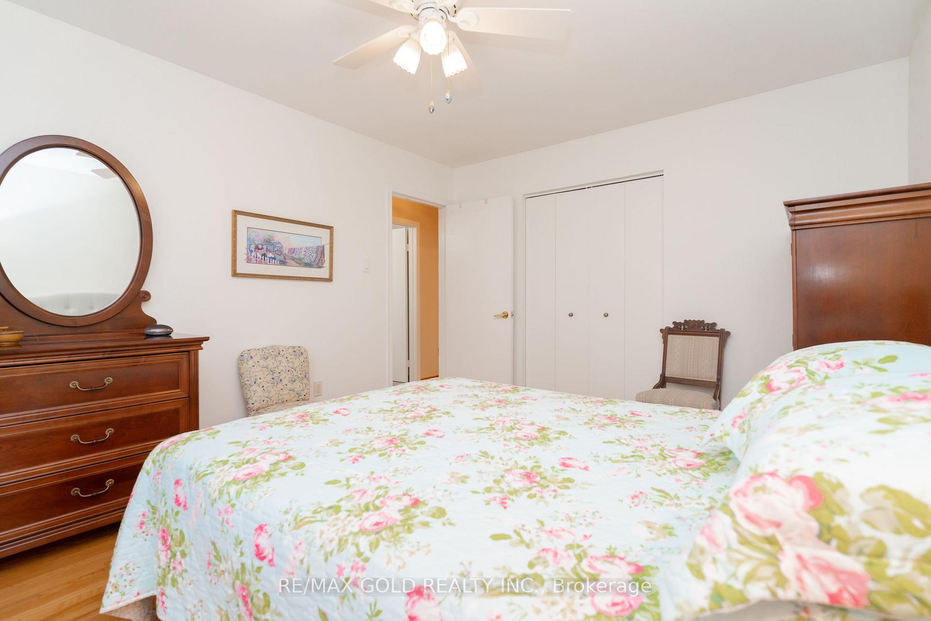 Photo 14 of 226 Avondale Boulevard, Brampton, Avondale — HOMEH