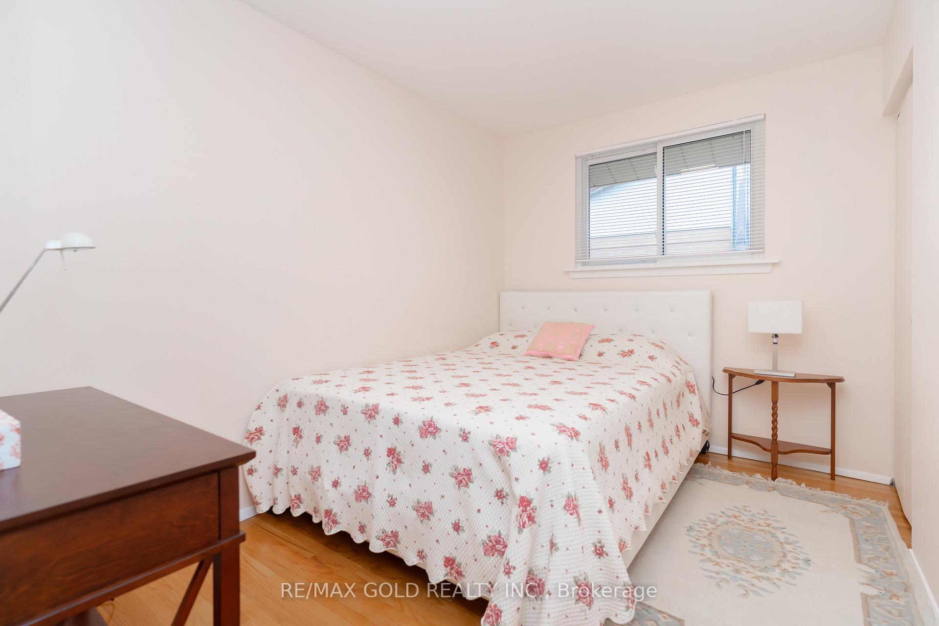 Photo 21 of 226 Avondale Boulevard, Brampton, Avondale — HOMEH