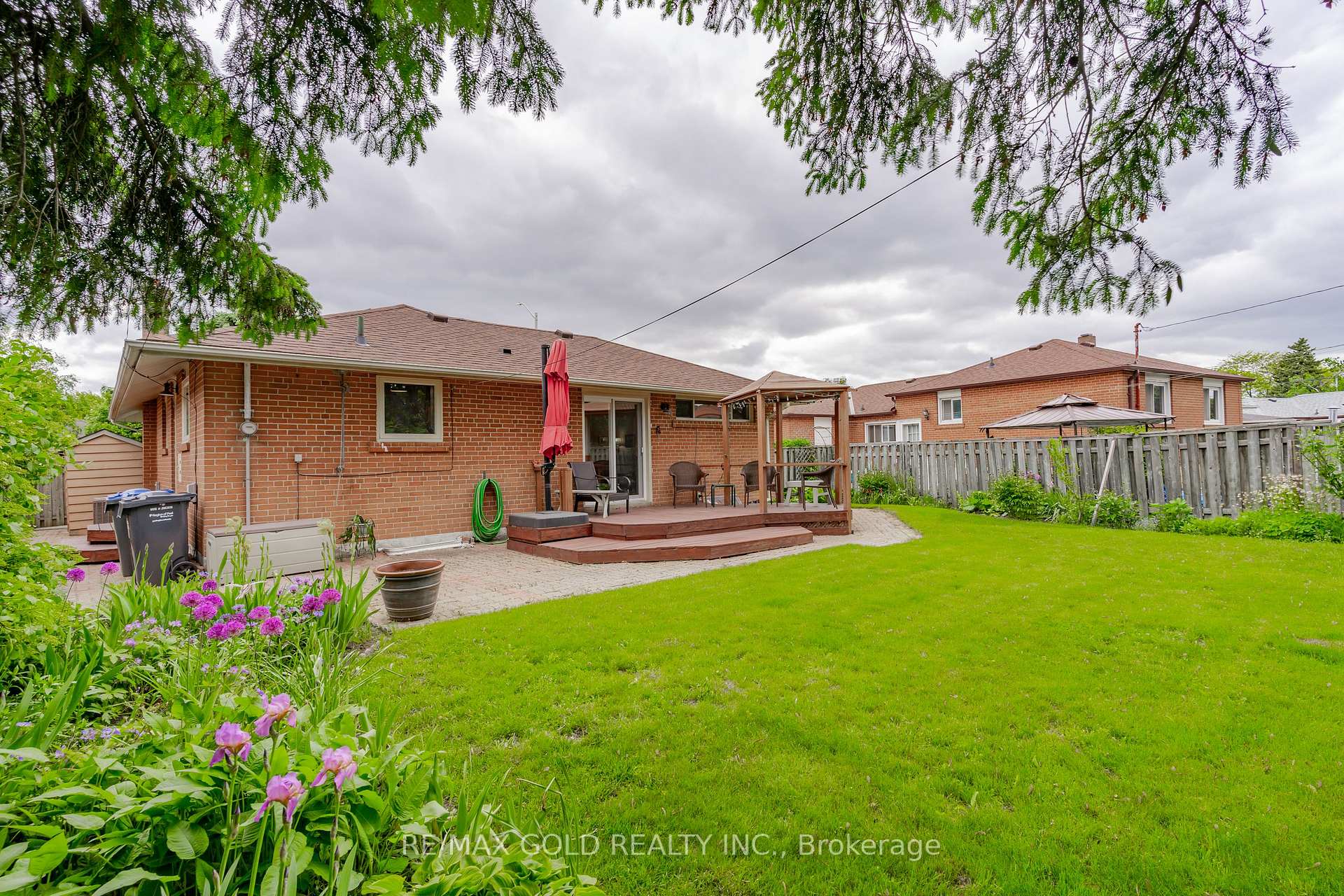 Photo 42 of 226 Avondale Boulevard, Brampton, Avondale — HOMEH