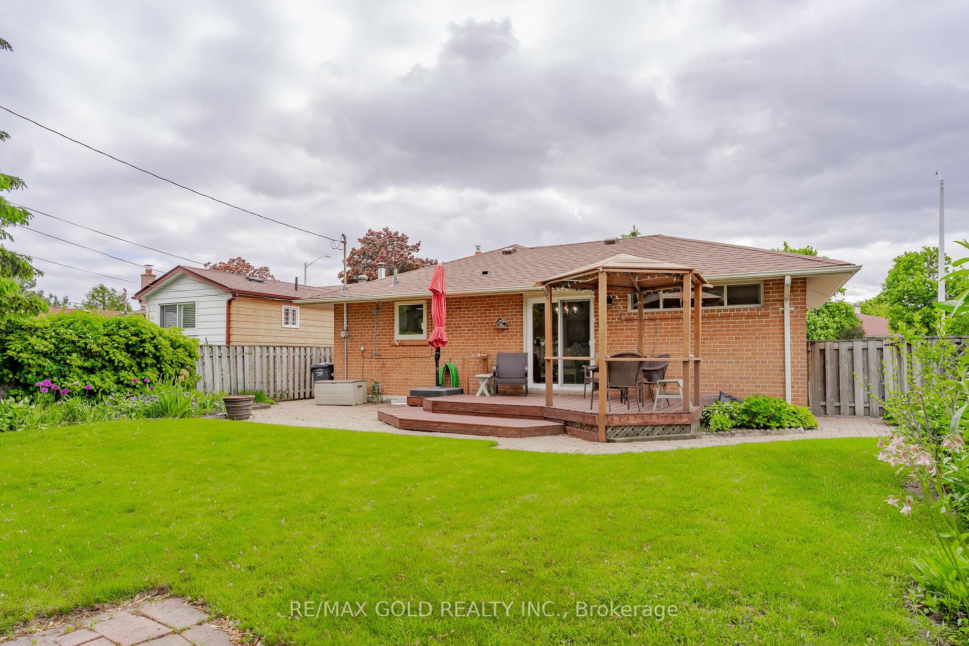 Photo 28 of 226 Avondale Boulevard, Brampton, Avondale — HOMEH