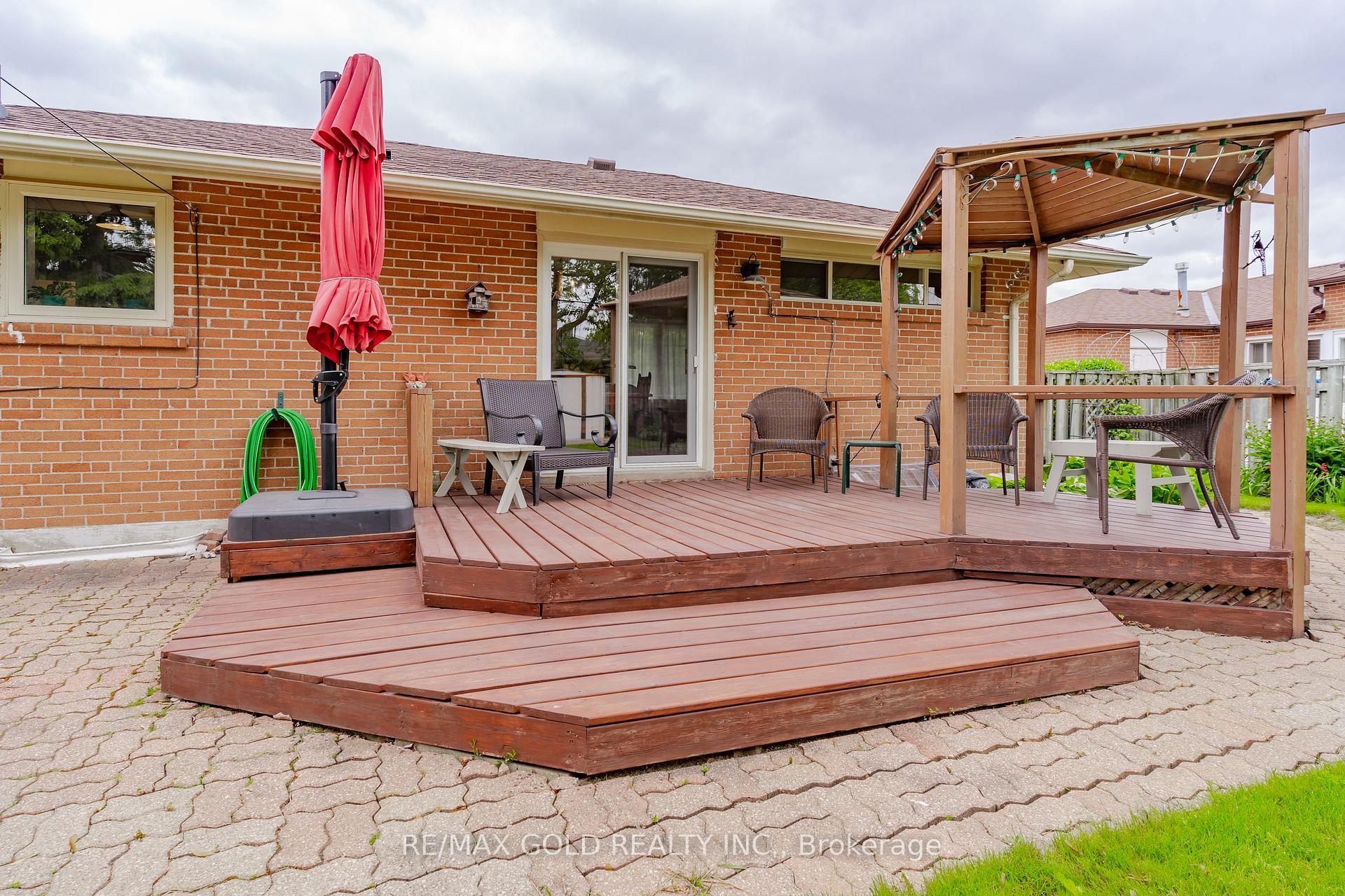 Photo 39 of 226 Avondale Boulevard, Brampton, Avondale — HOMEH