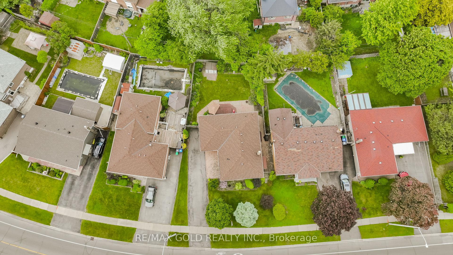 Photo 30 of 226 Avondale Boulevard, Brampton, Avondale — HOMEH