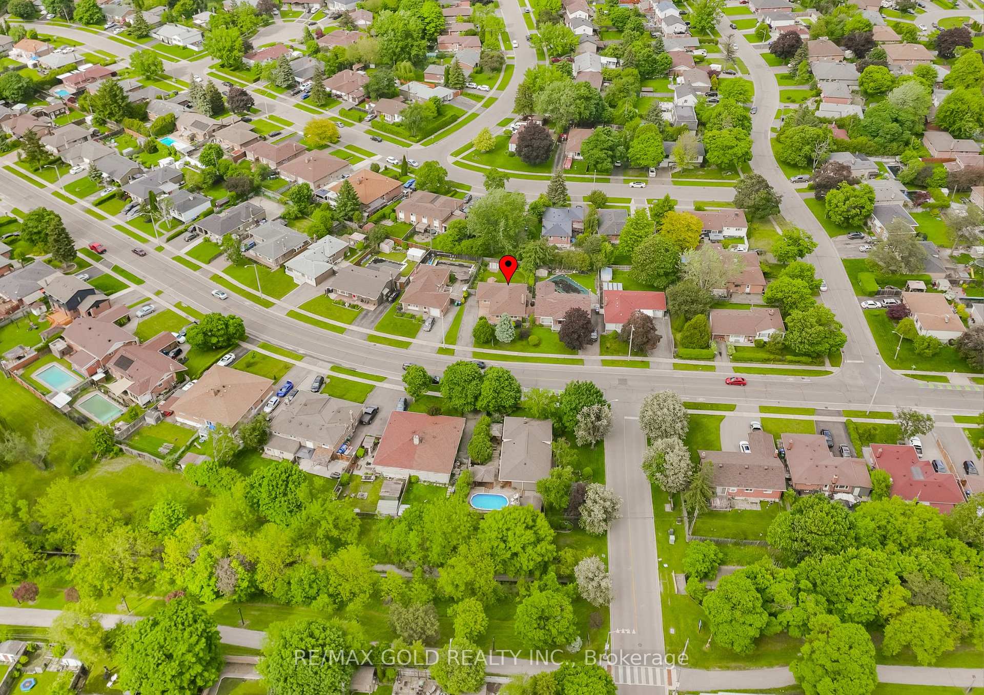 Photo 31 of 226 Avondale Boulevard, Brampton, Avondale — HOMEH