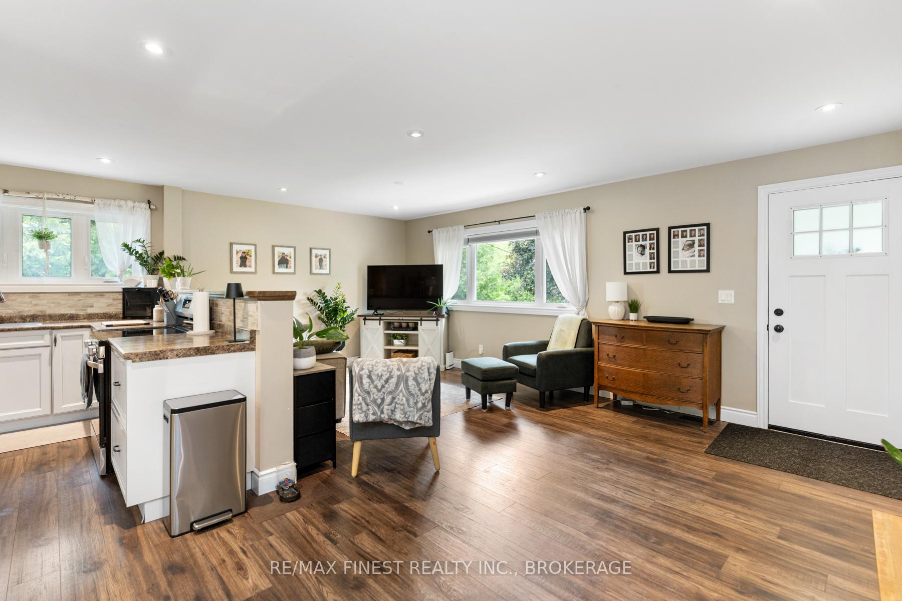 Photo 23 of 1741 Marian Crescent, Kingston, City North of 401 — HOMEH