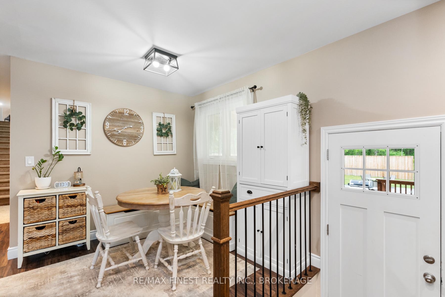 Photo 4 of 1741 Marian Crescent, Kingston, City North of 401 — HOMEH