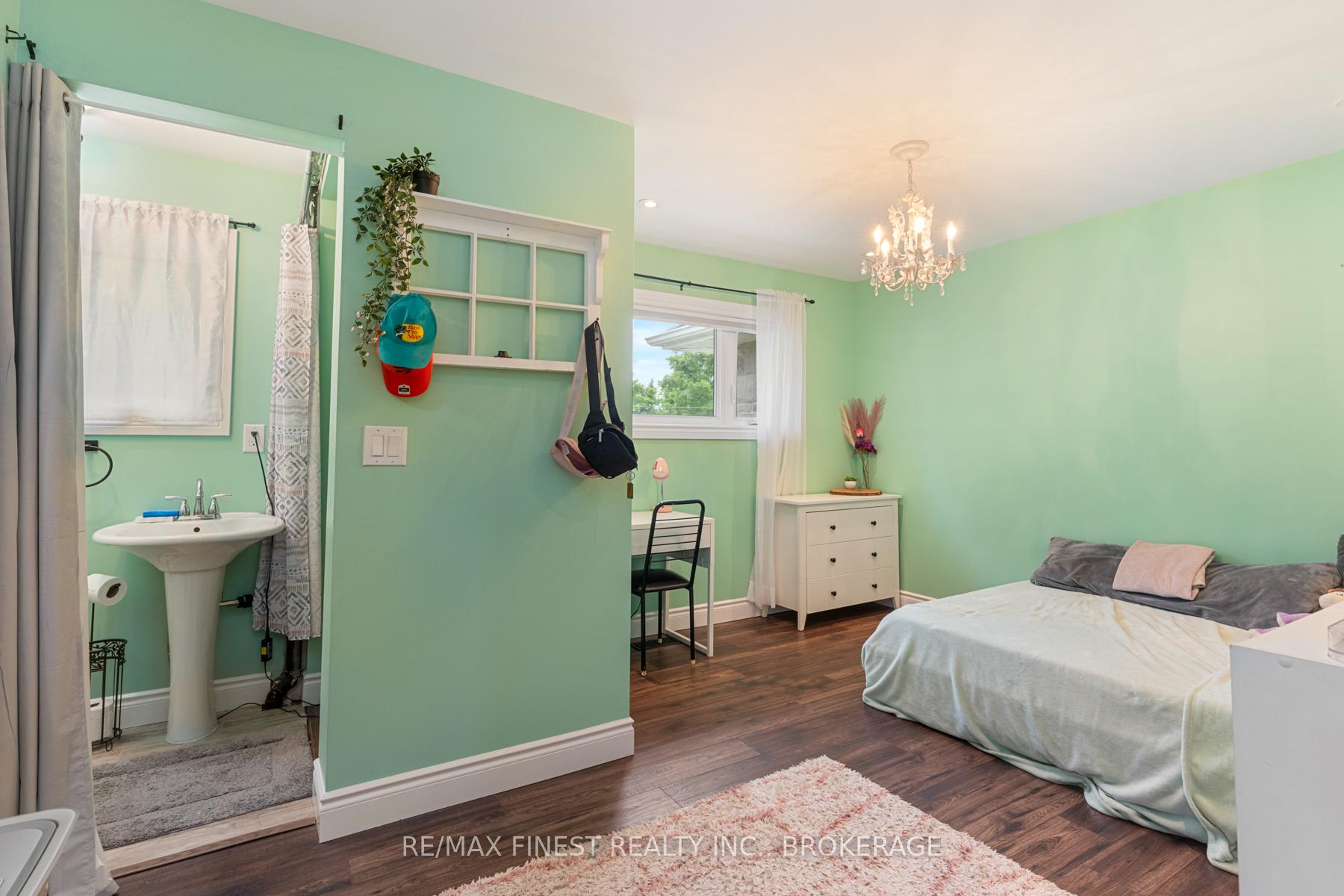 Photo 14 of 1741 Marian Crescent, Kingston, City North of 401 — HOMEH