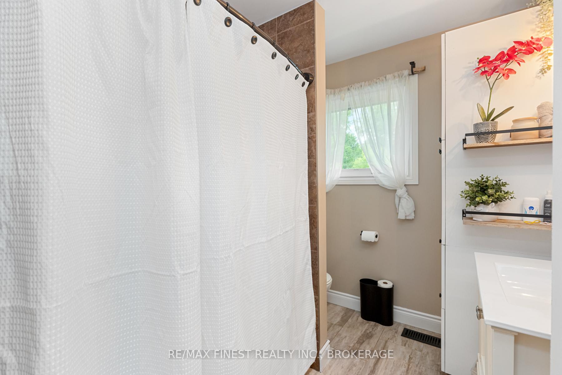 Photo 25 of 1741 Marian Crescent, Kingston, City North of 401 — HOMEH