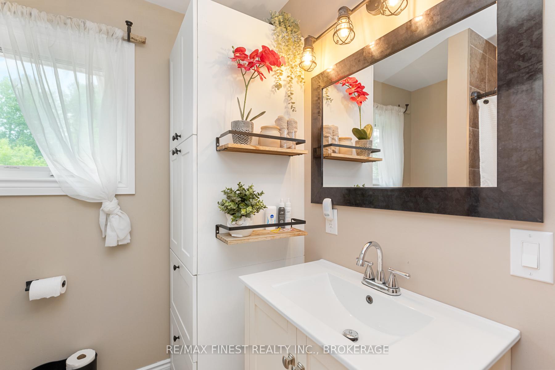 Photo 24 of 1741 Marian Crescent, Kingston, City North of 401 — HOMEH