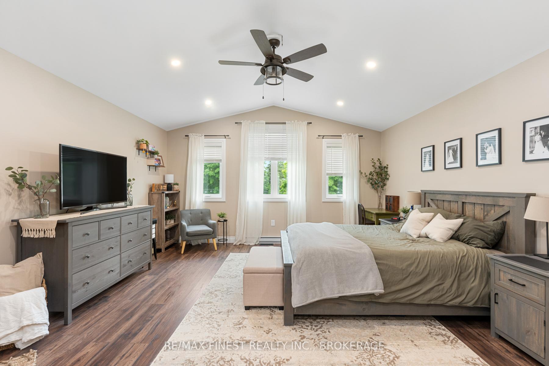 Photo 32 of 1741 Marian Crescent, Kingston, City North of 401 — HOMEH