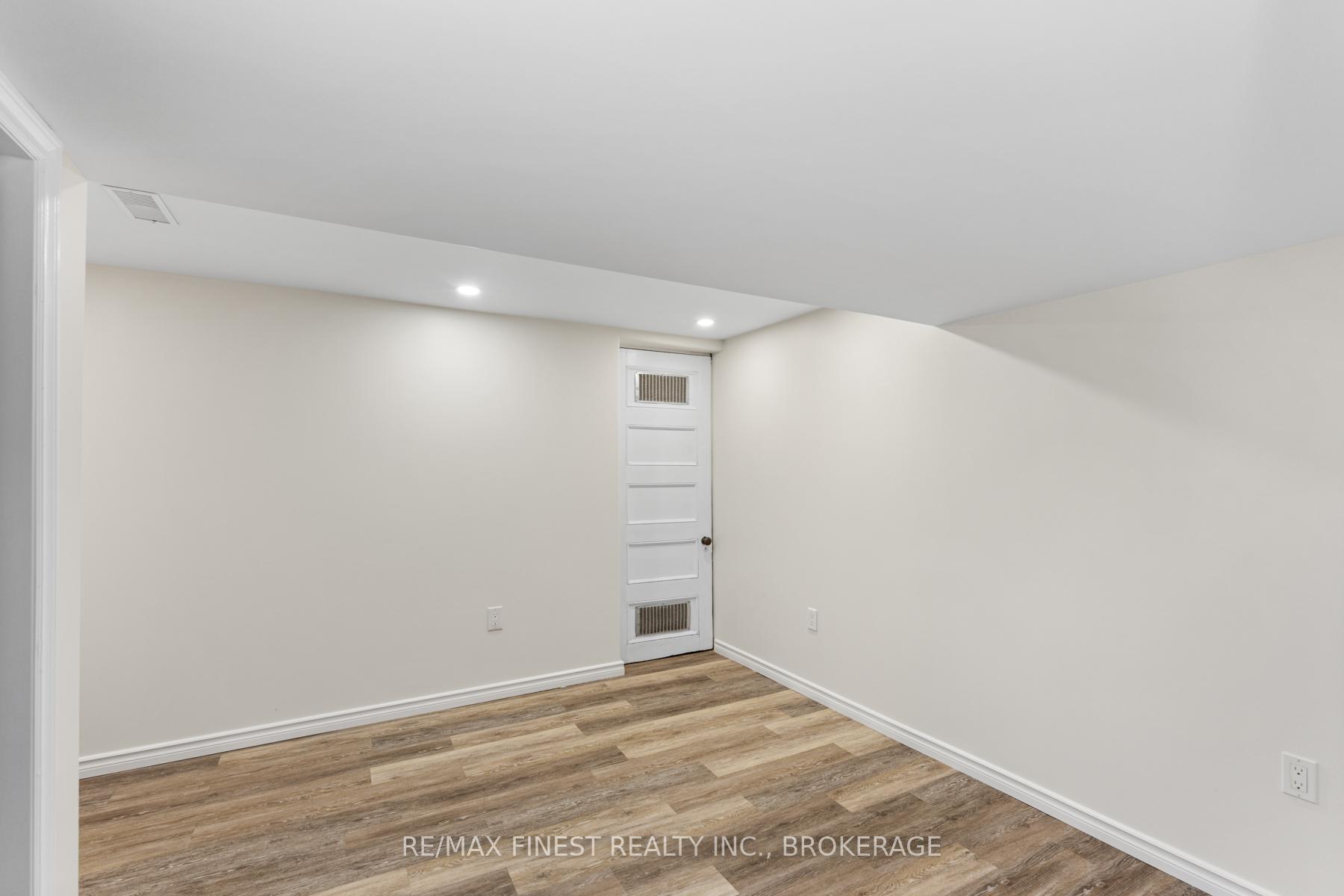 Photo 26 of 1741 Marian Crescent, Kingston, City North of 401 — HOMEH