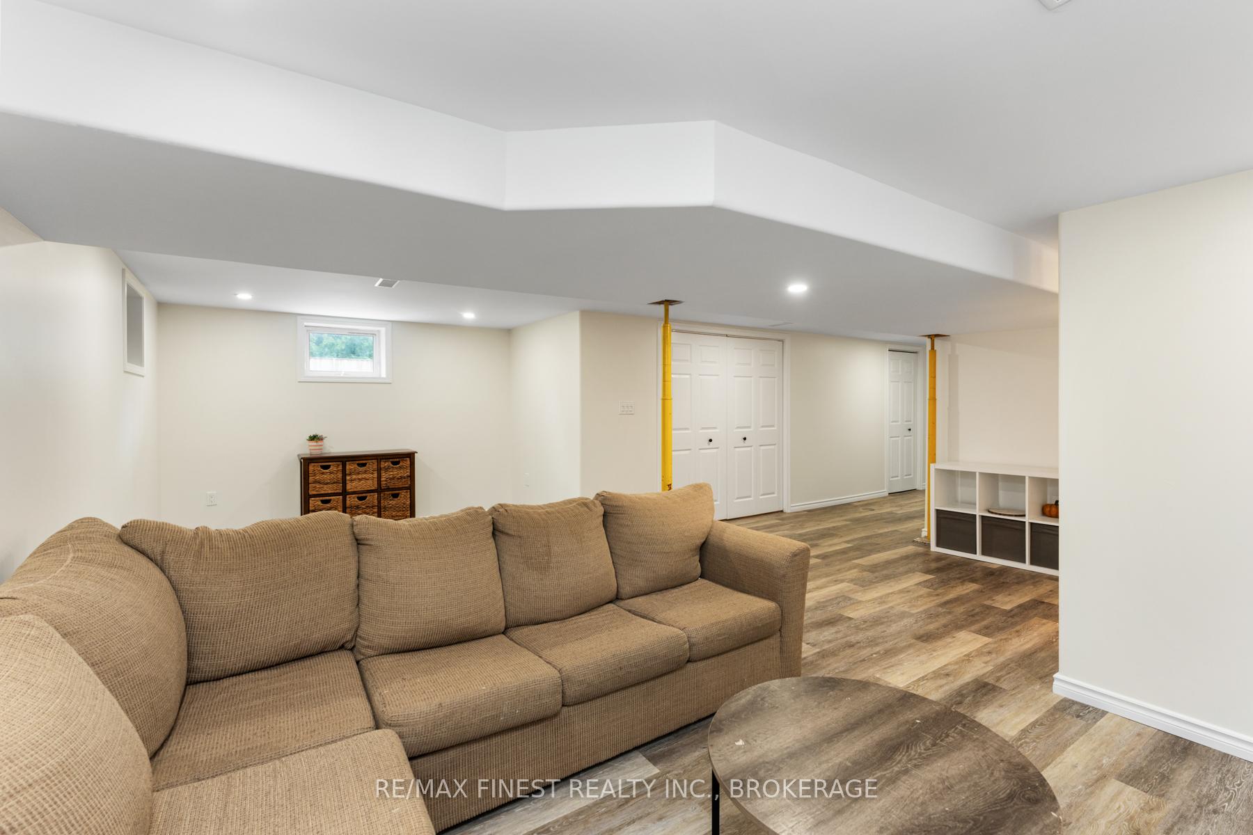 Photo 31 of 1741 Marian Crescent, Kingston, City North of 401 — HOMEH