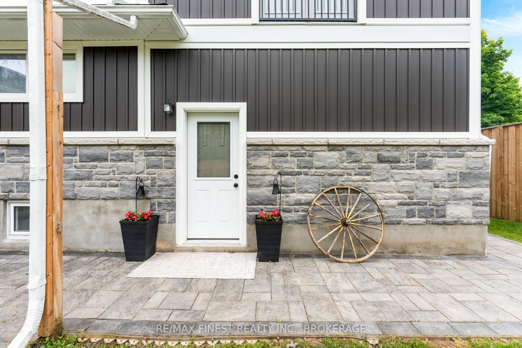 Photo 40 of 1741 Marian Crescent, Kingston, City North of 401 — HOMEH