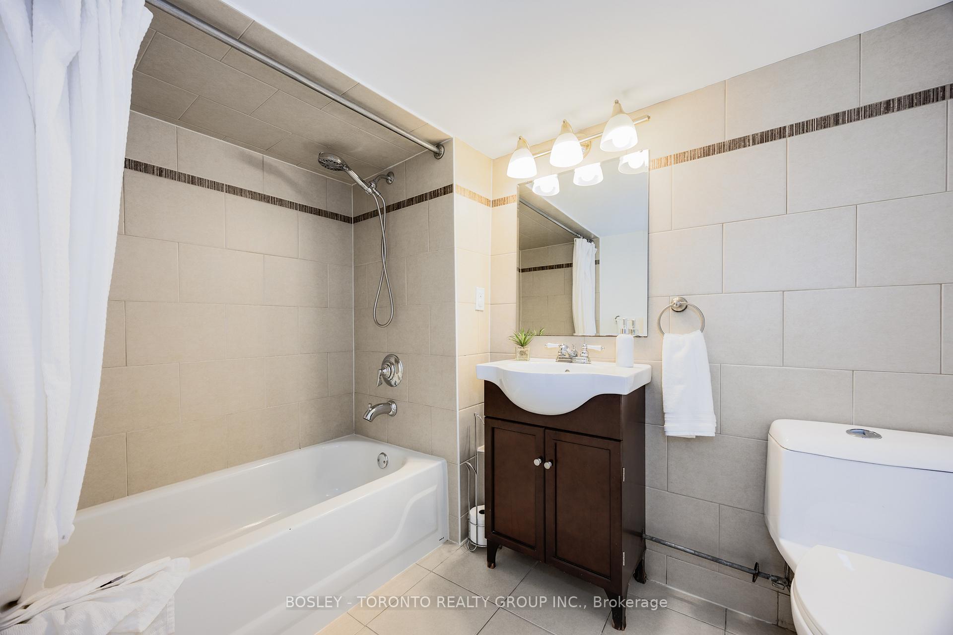 Photo 47 of 141 Gillard Avenue, Toronto, Greenwood-Coxwell — HOMEH