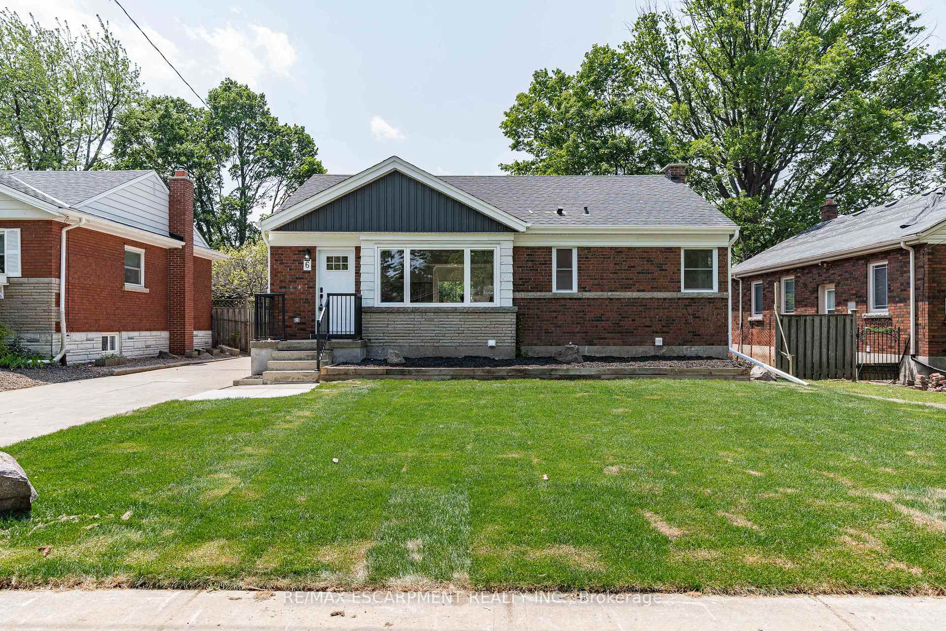 Photo 2 of 6 Mulock Avenue, Hamilton, Sunninghill — HOMEH