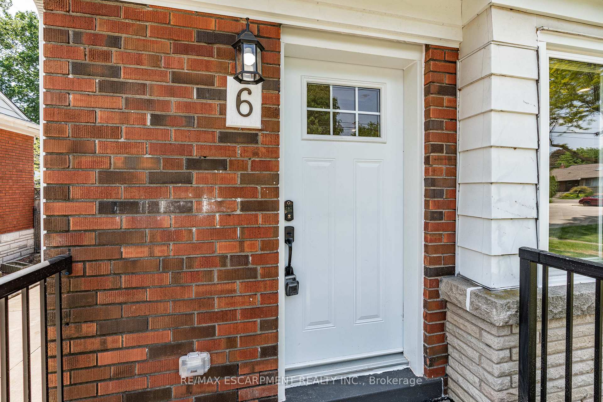 Photo 10 of 6 Mulock Avenue, Hamilton, Sunninghill — HOMEH