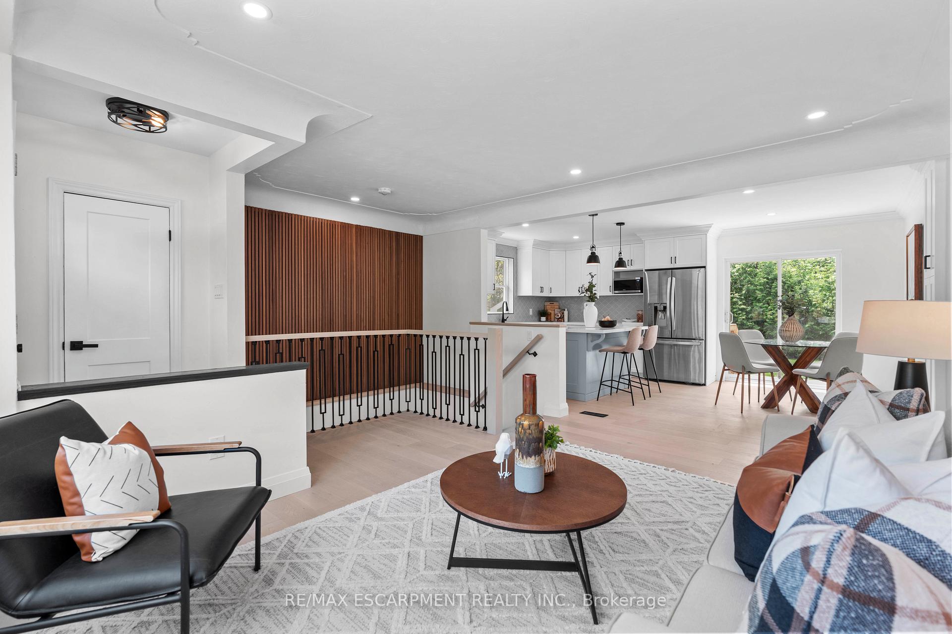 Photo 13 of 6 Mulock Avenue, Hamilton, Sunninghill — HOMEH