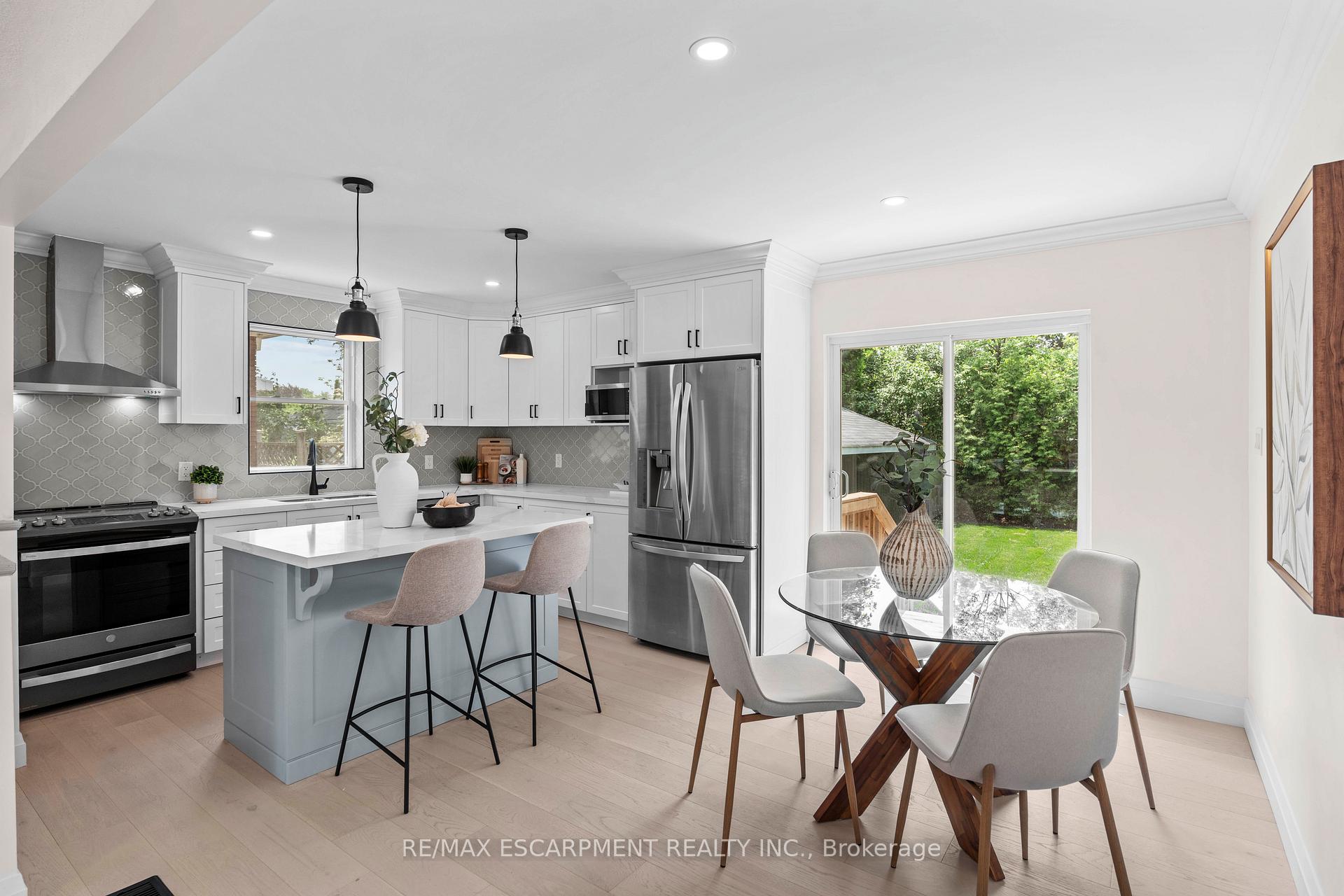 Photo 16 of 6 Mulock Avenue, Hamilton, Sunninghill — HOMEH