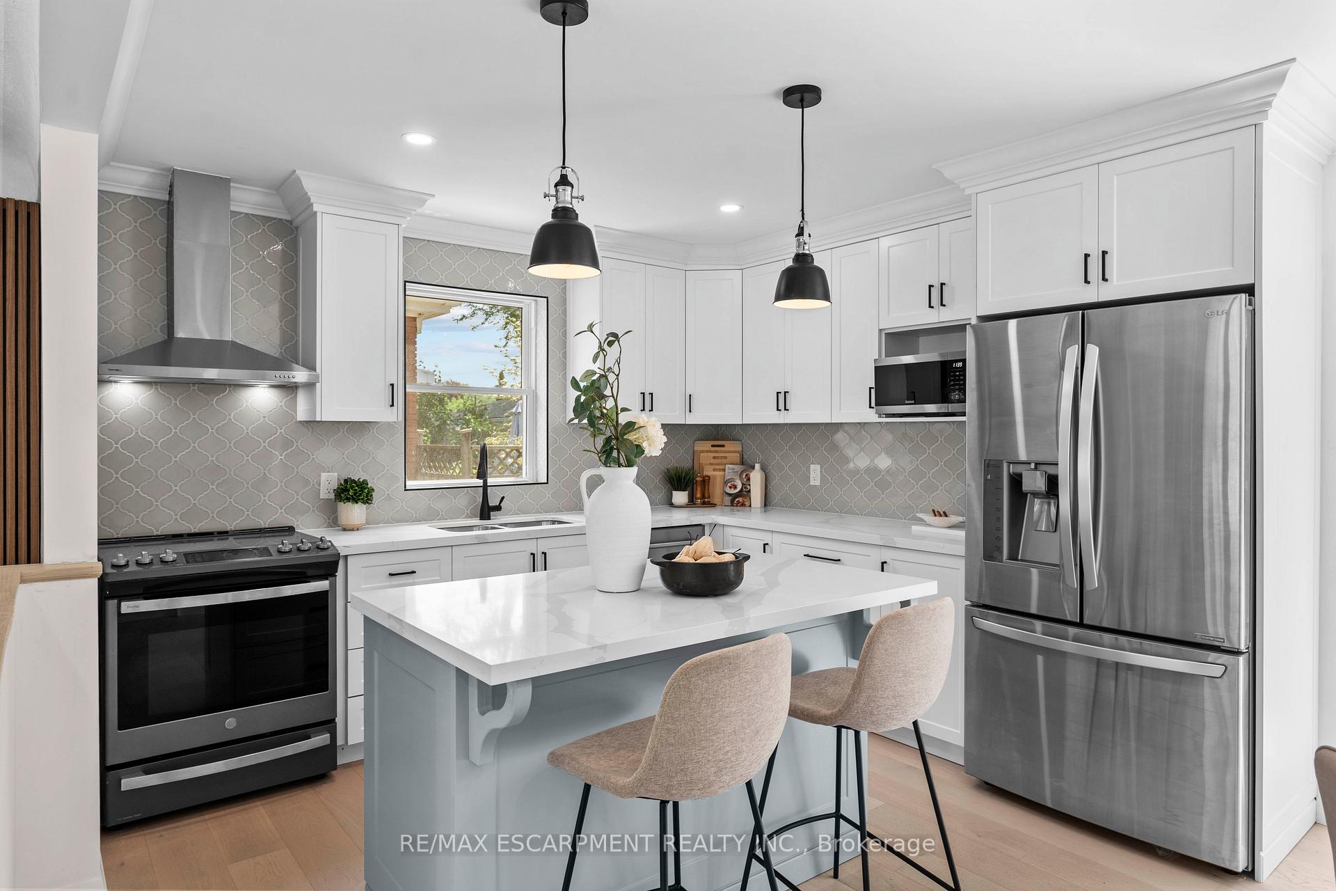 Photo 21 of 6 Mulock Avenue, Hamilton, Sunninghill — HOMEH