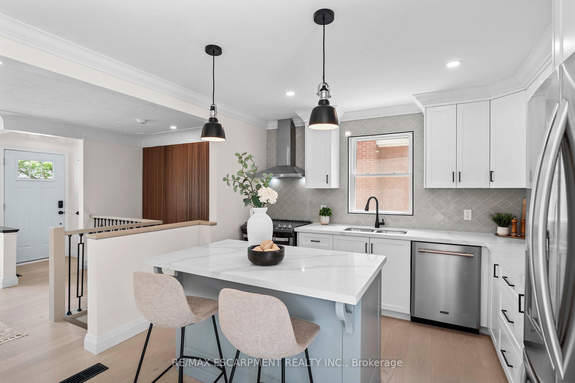 Photo 31 of 6 Mulock Avenue, Hamilton, Sunninghill — HOMEH