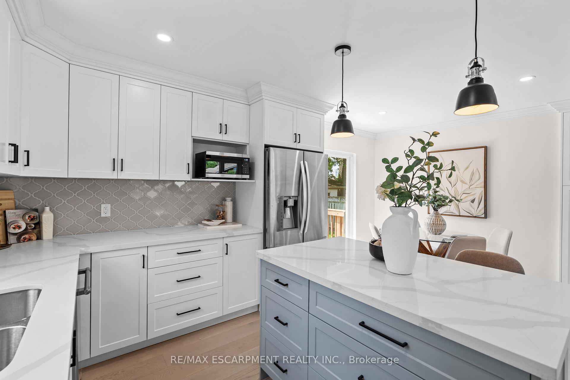 Photo 7 of 6 Mulock Avenue, Hamilton, Sunninghill — HOMEH