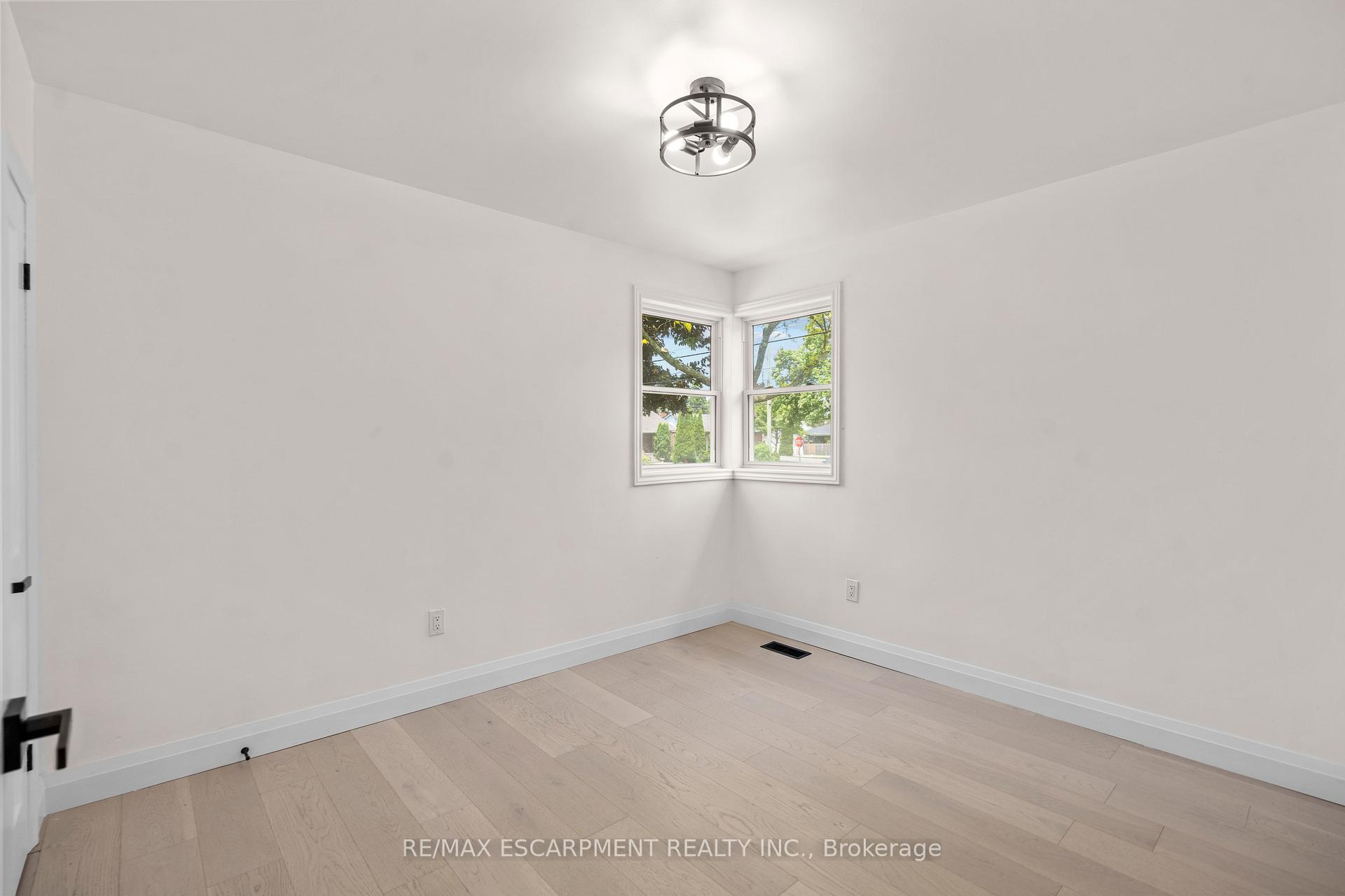 Photo 24 of 6 Mulock Avenue, Hamilton, Sunninghill — HOMEH