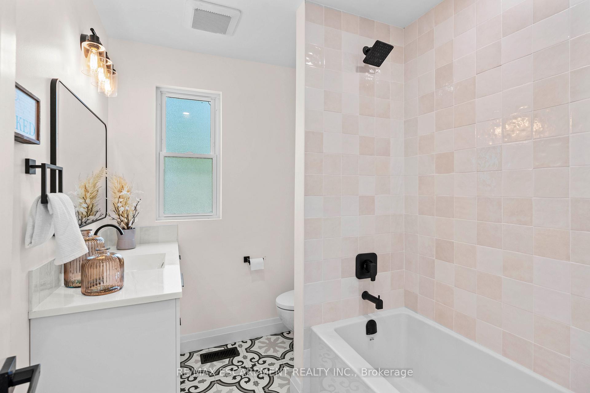 Photo 26 of 6 Mulock Avenue, Hamilton, Sunninghill — HOMEH