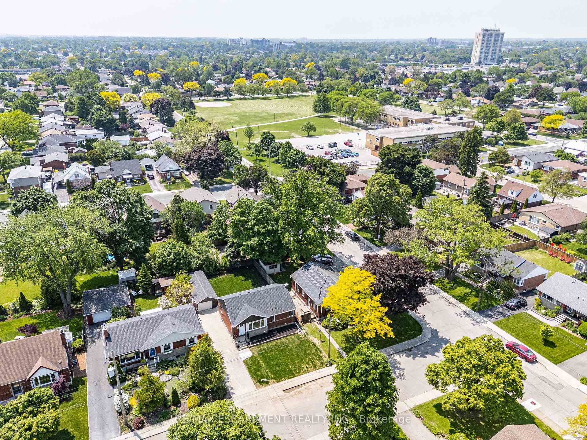 Photo 28 of 6 Mulock Avenue, Hamilton, Sunninghill — HOMEH