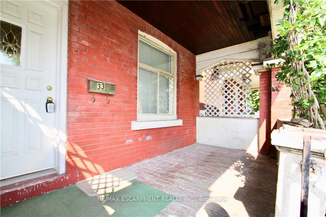 Photo 3 of 33 Elm Street, Hamilton, St. Clair — HOMEH