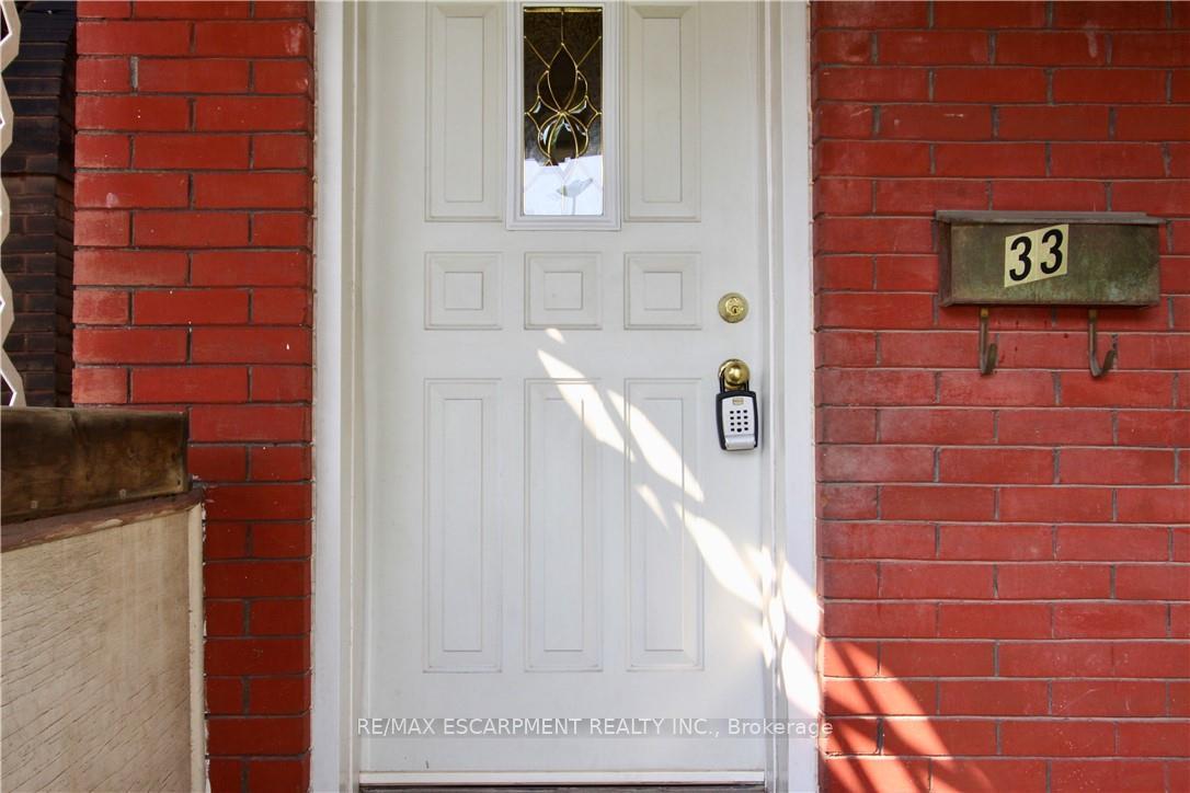 Photo 5 of 33 Elm Street, Hamilton, St. Clair — HOMEH
