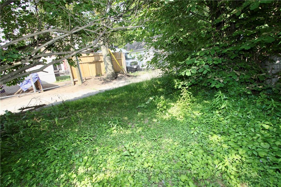 Photo 34 of 33 Elm Street, Hamilton, St. Clair — HOMEH