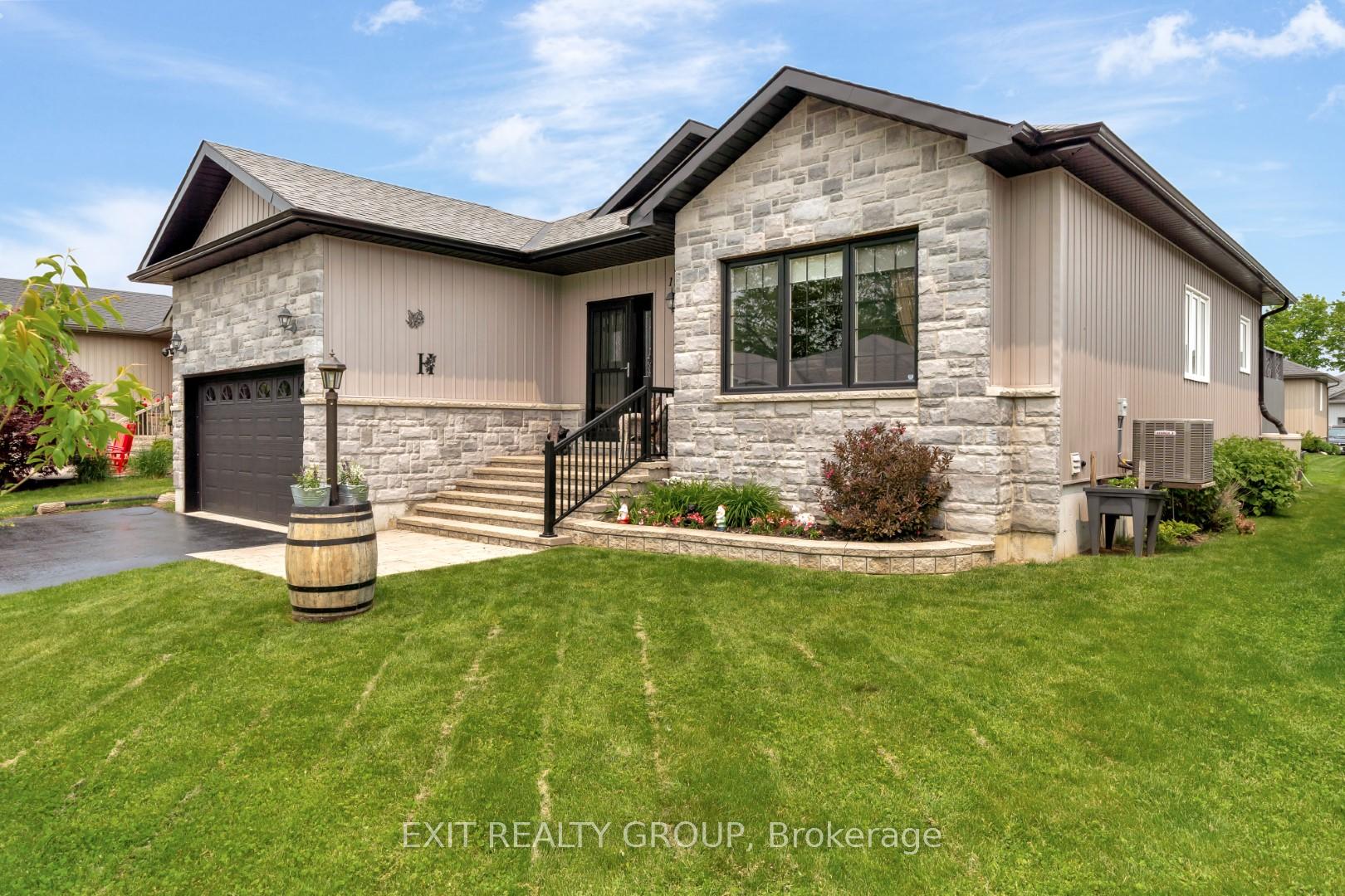 Photo 16 of 12 Conger Drive, Prince Edward County, Wellington — HOMEH