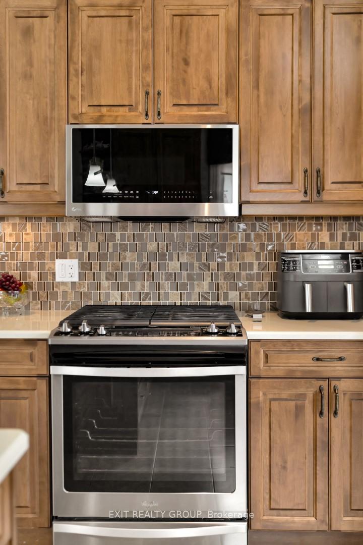 Photo 18 of 12 Conger Drive, Prince Edward County, Wellington — HOMEH