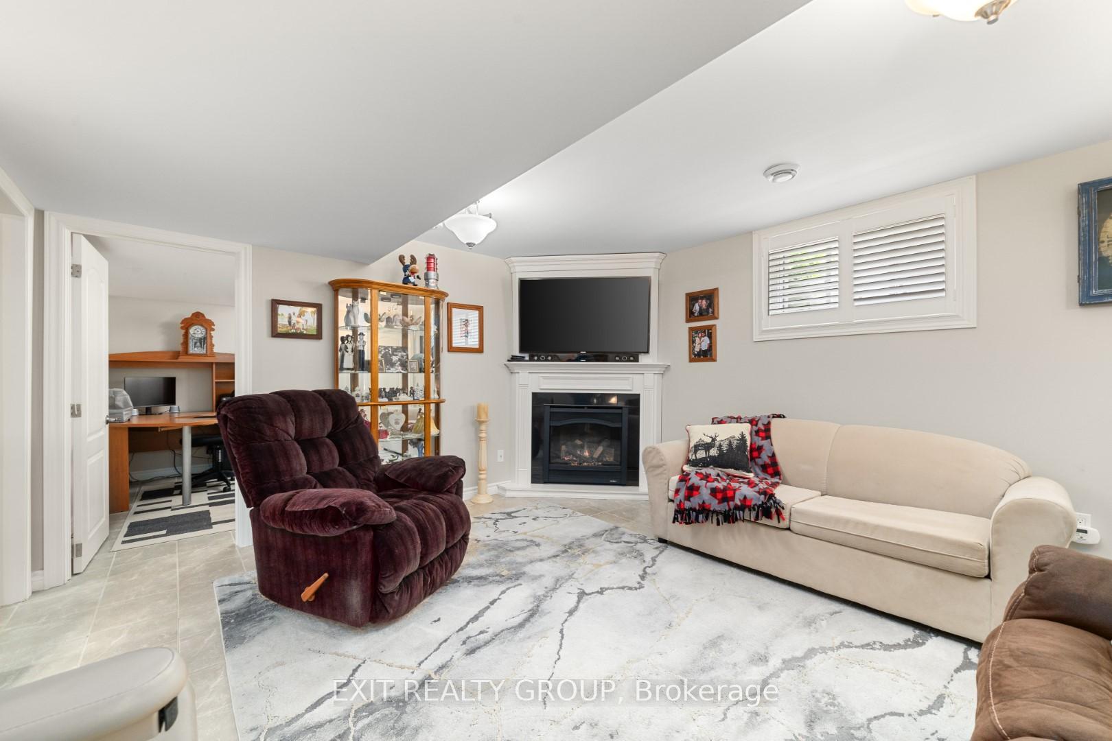 Photo 44 of 12 Conger Drive, Prince Edward County, Wellington — HOMEH