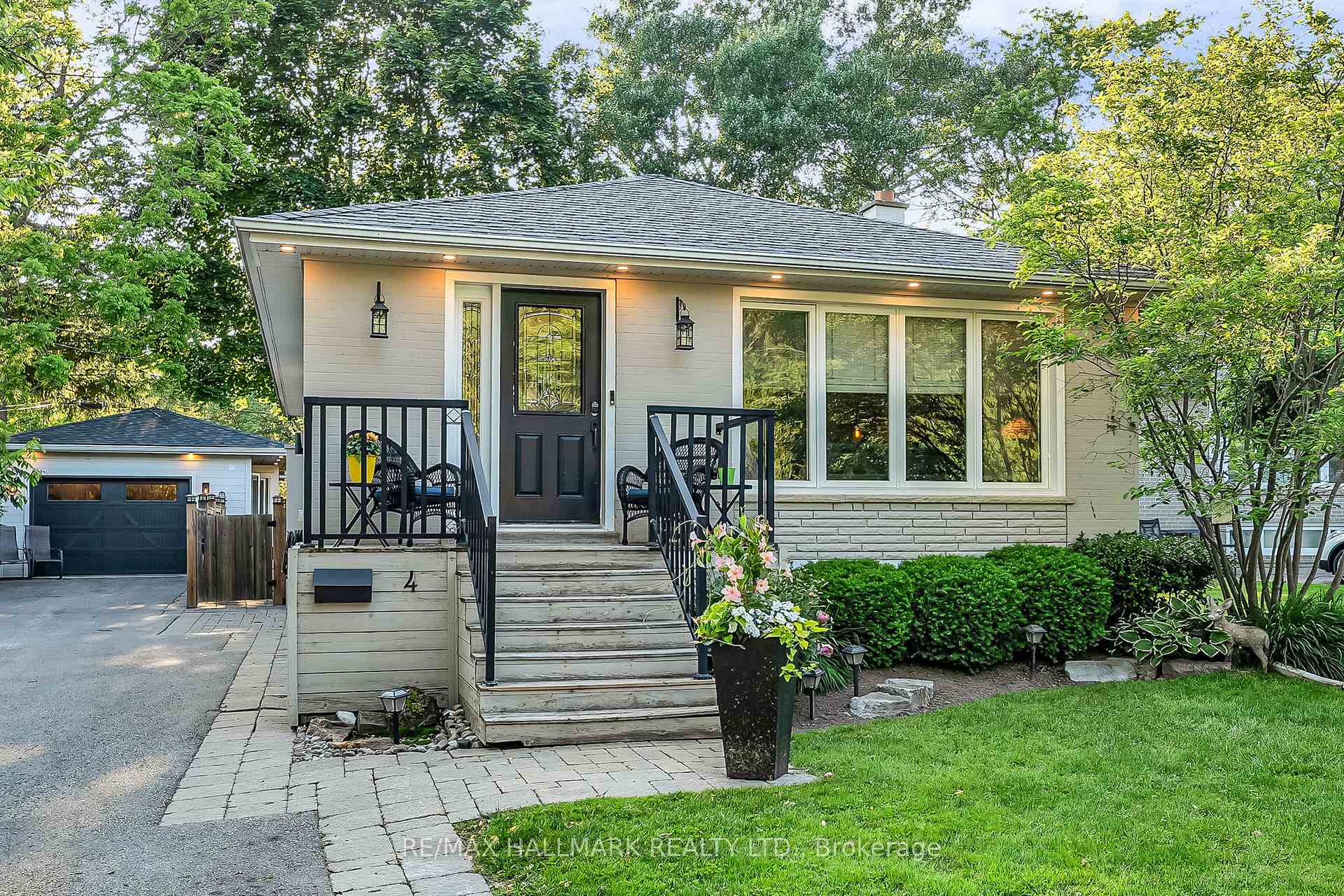 Photo 1 of 4 Cabot Court, Aurora, Aurora Heights — HOMEH