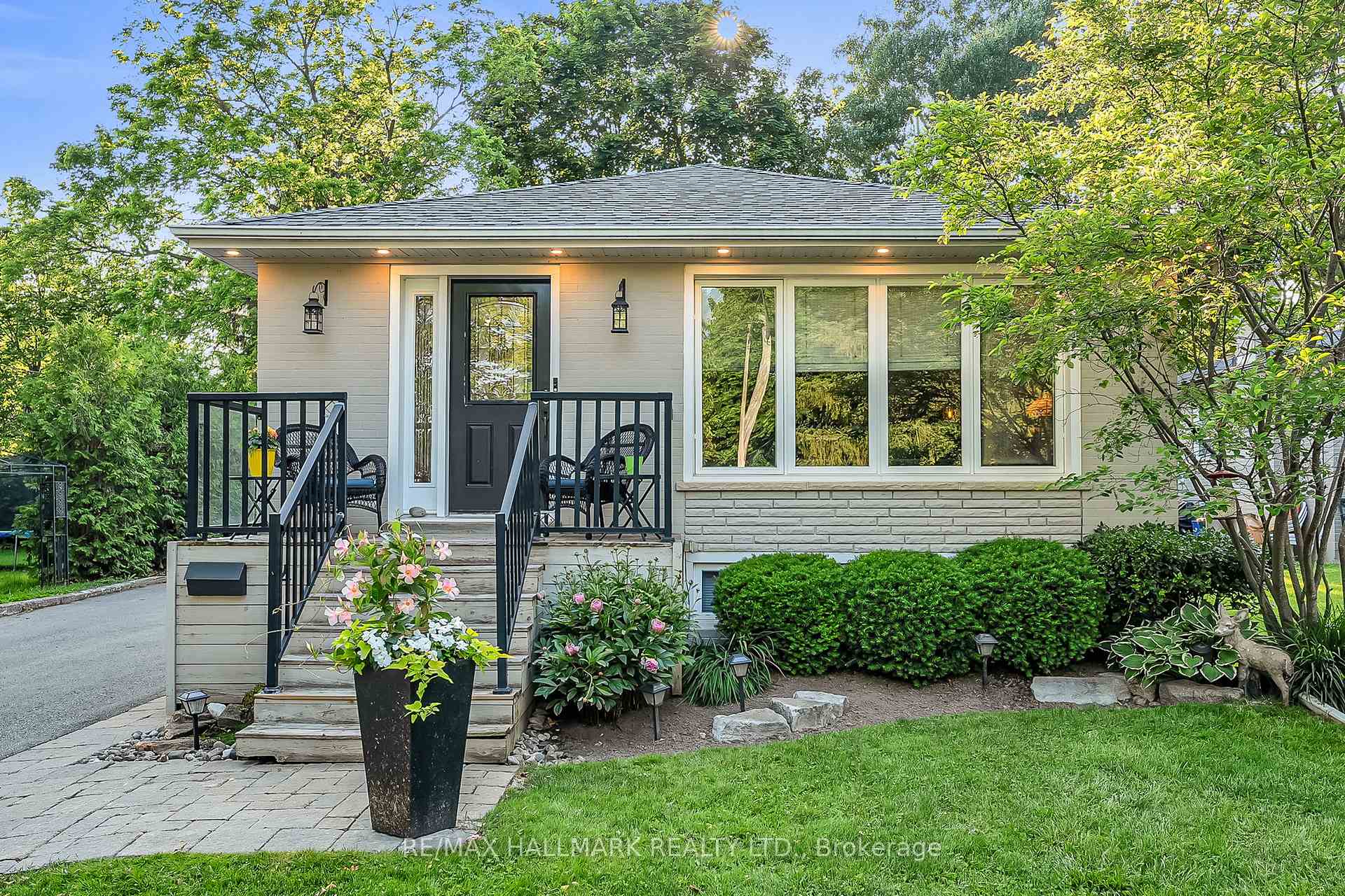 Photo 18 of 4 Cabot Court, Aurora, Aurora Heights — HOMEH