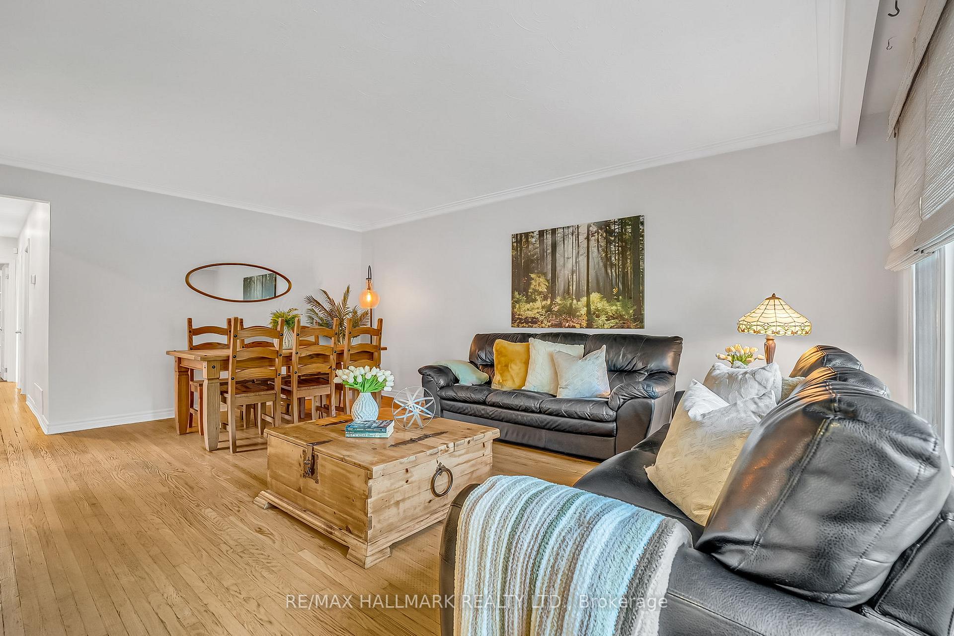 Photo 15 of 4 Cabot Court, Aurora, Aurora Heights — HOMEH