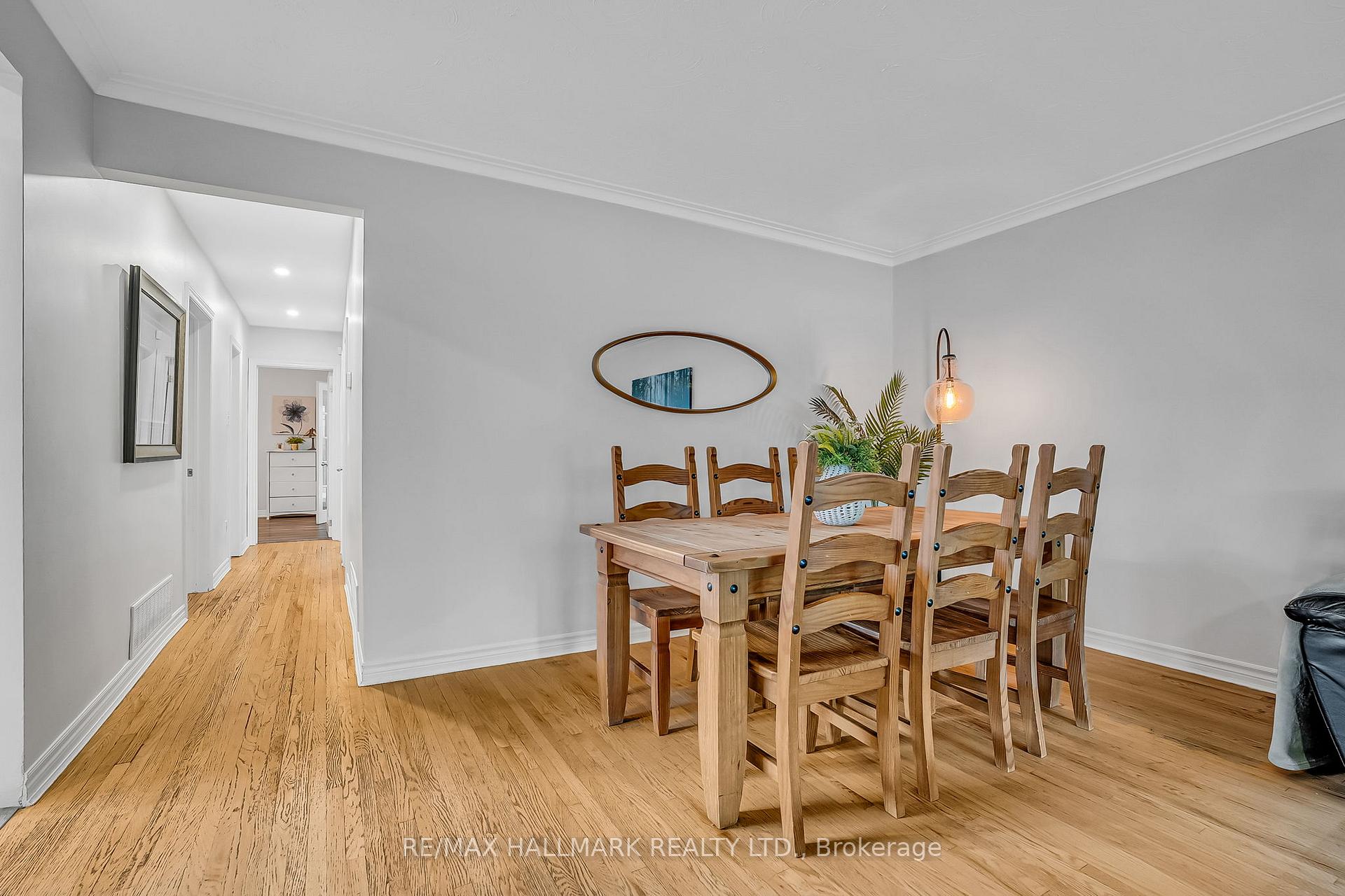 Photo 4 of 4 Cabot Court, Aurora, Aurora Heights — HOMEH