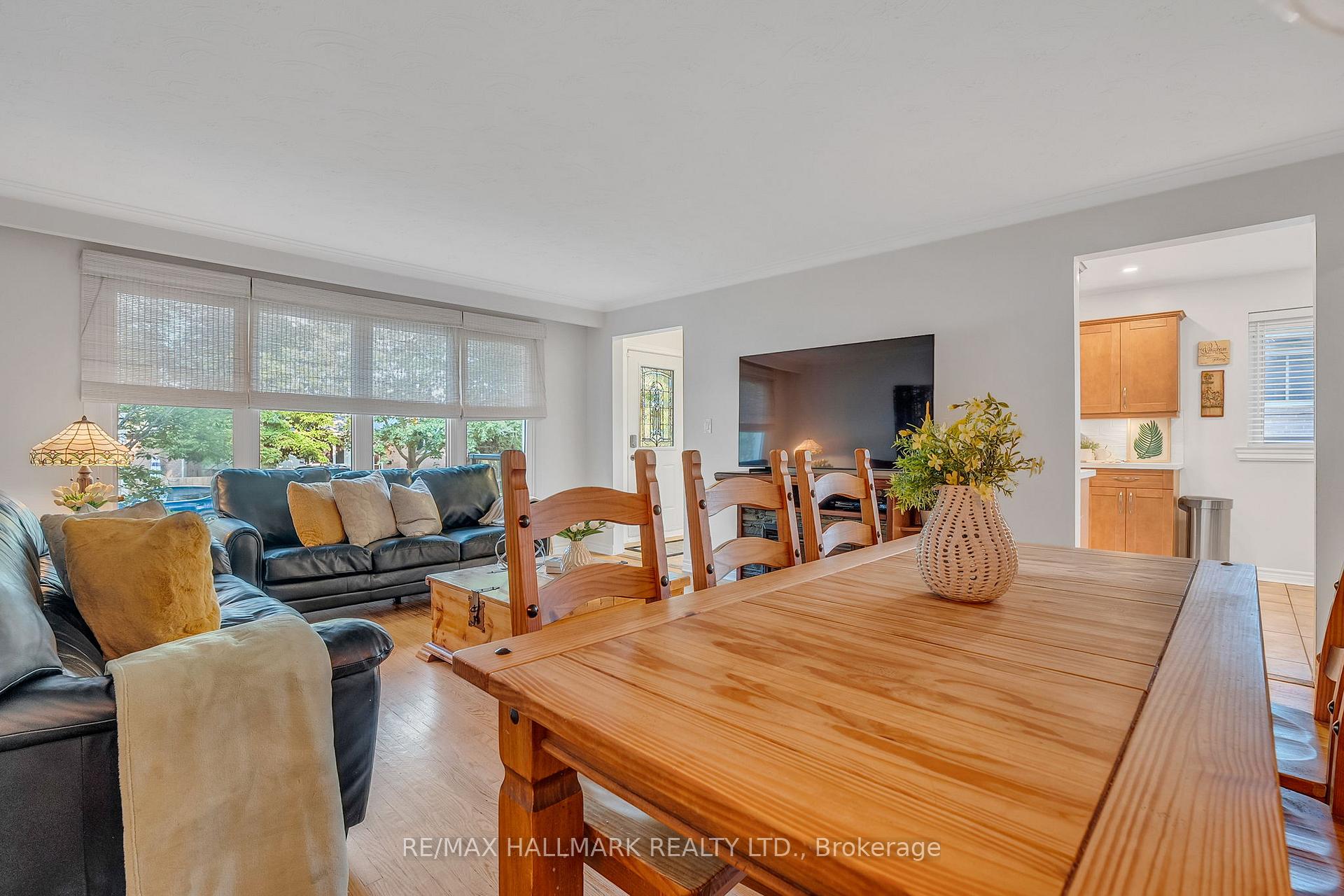 Photo 26 of 4 Cabot Court, Aurora, Aurora Heights — HOMEH