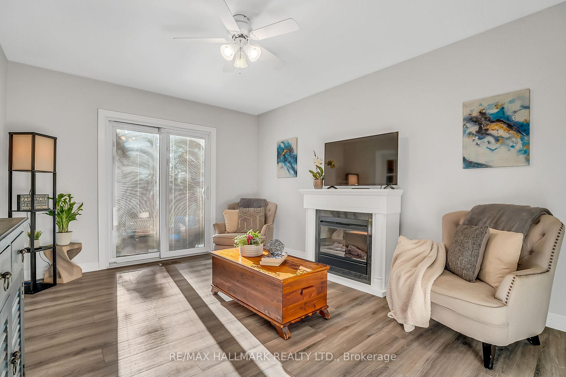 Photo 16 of 4 Cabot Court, Aurora, Aurora Heights — HOMEH