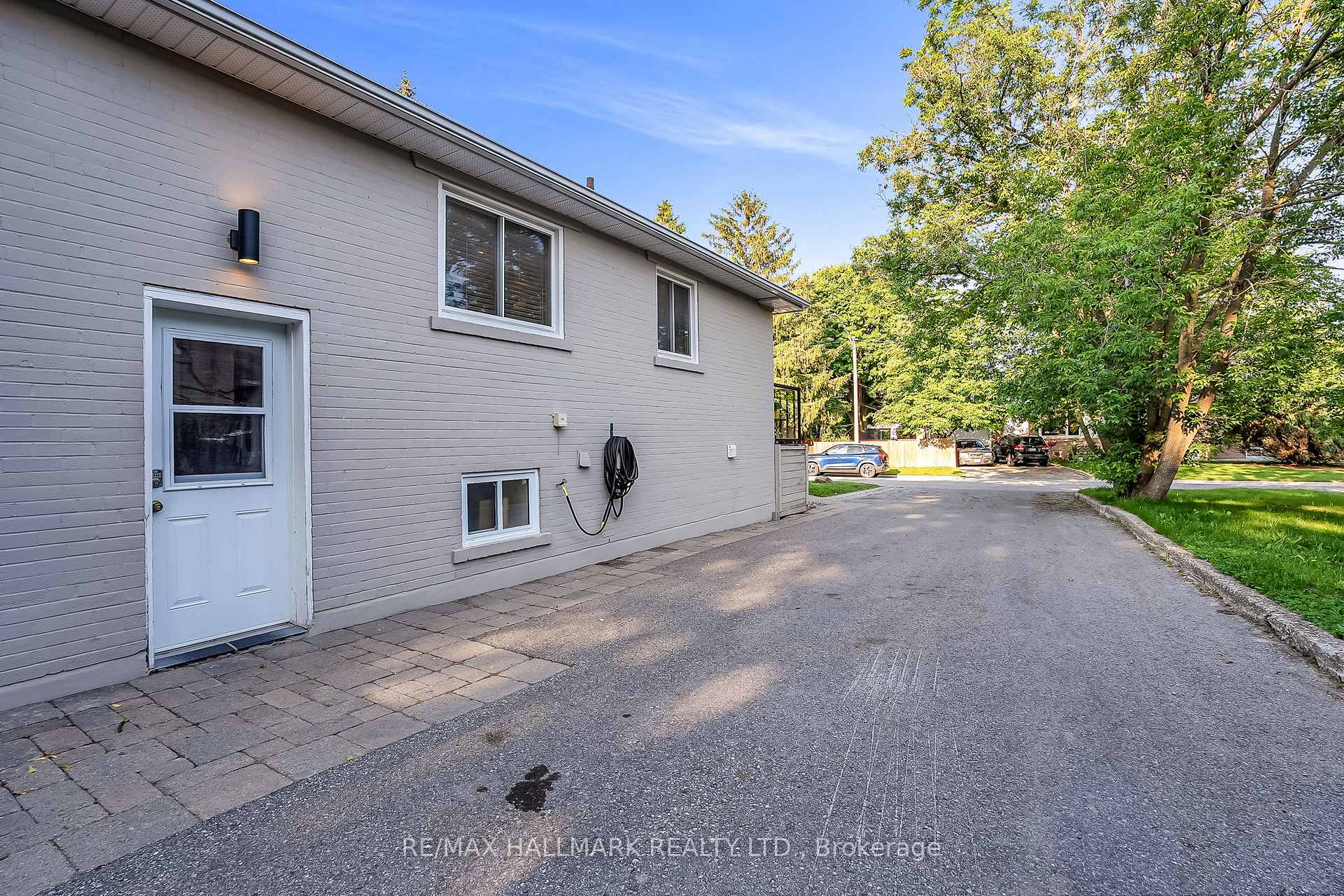 Photo 39 of 4 Cabot Court, Aurora, Aurora Heights — HOMEH