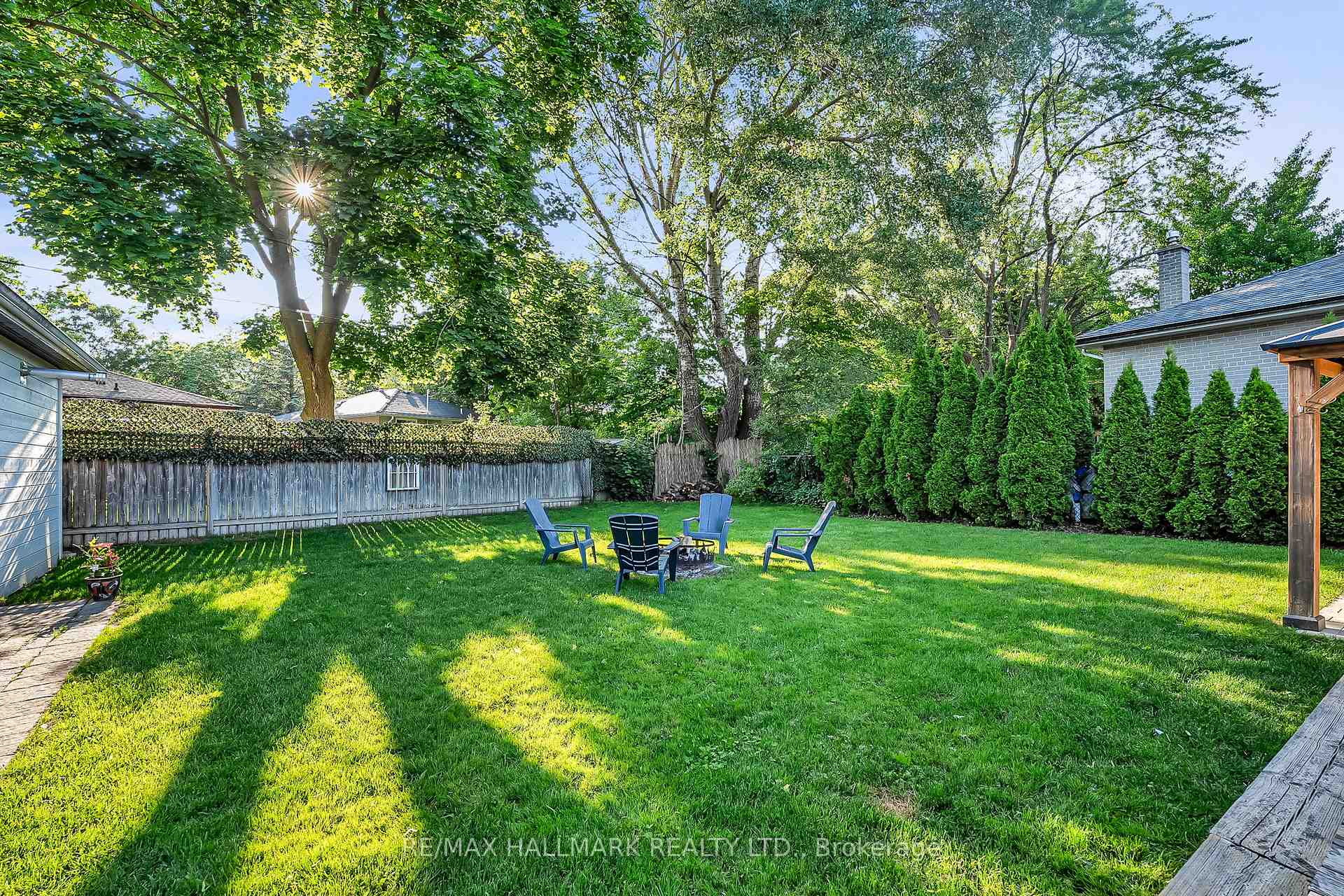 Photo 42 of 4 Cabot Court, Aurora, Aurora Heights — HOMEH