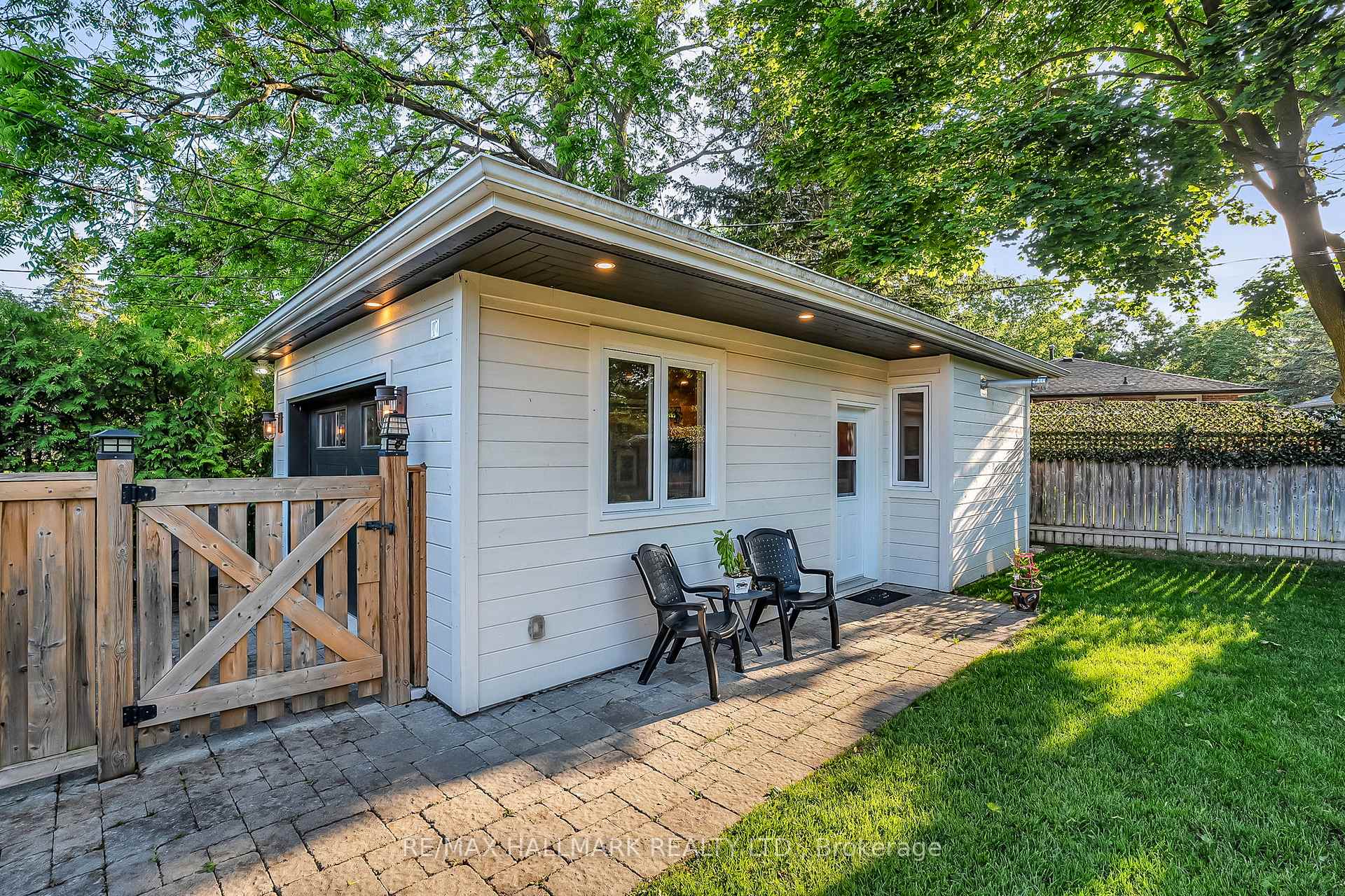 Photo 41 of 4 Cabot Court, Aurora, Aurora Heights — HOMEH