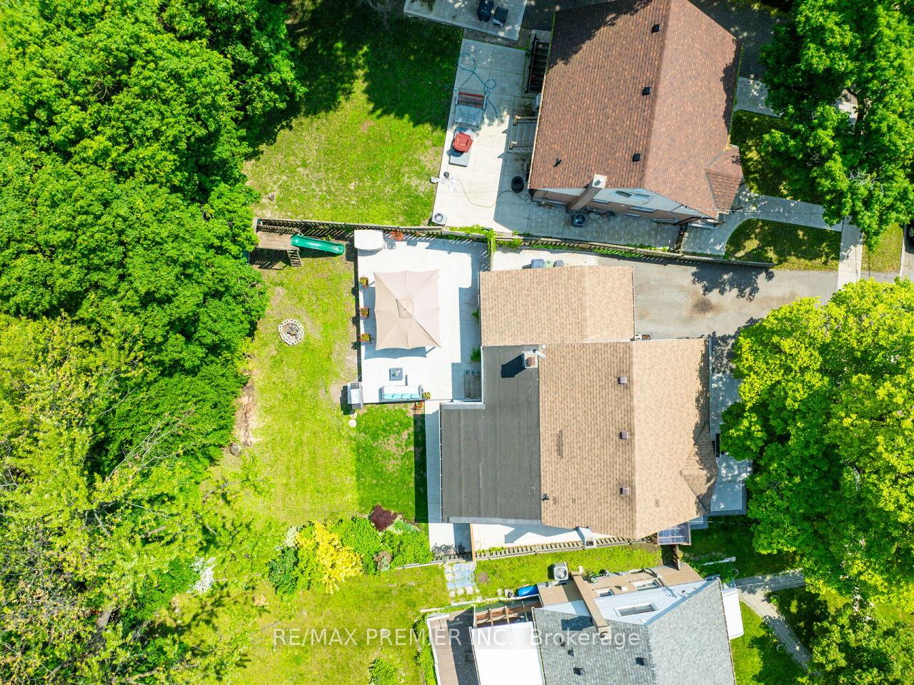 Photo 27 of 95 Clearbrooke Circle, Etobicoke, Rexdale-Kipling — HOMEH