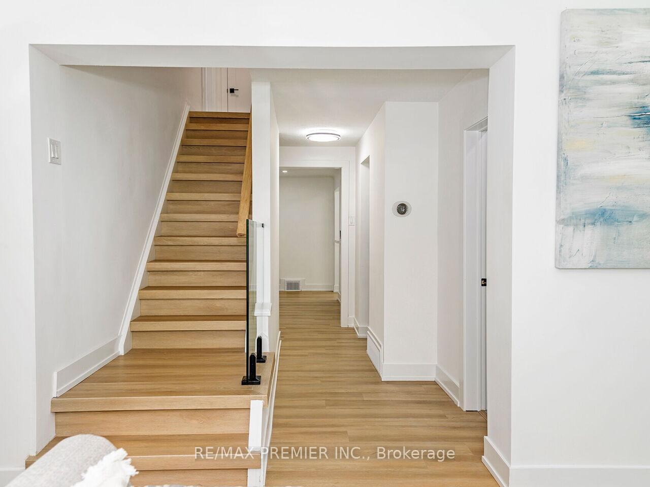 Photo 48 of 95 Clearbrooke Circle, Etobicoke, Rexdale-Kipling — HOMEH