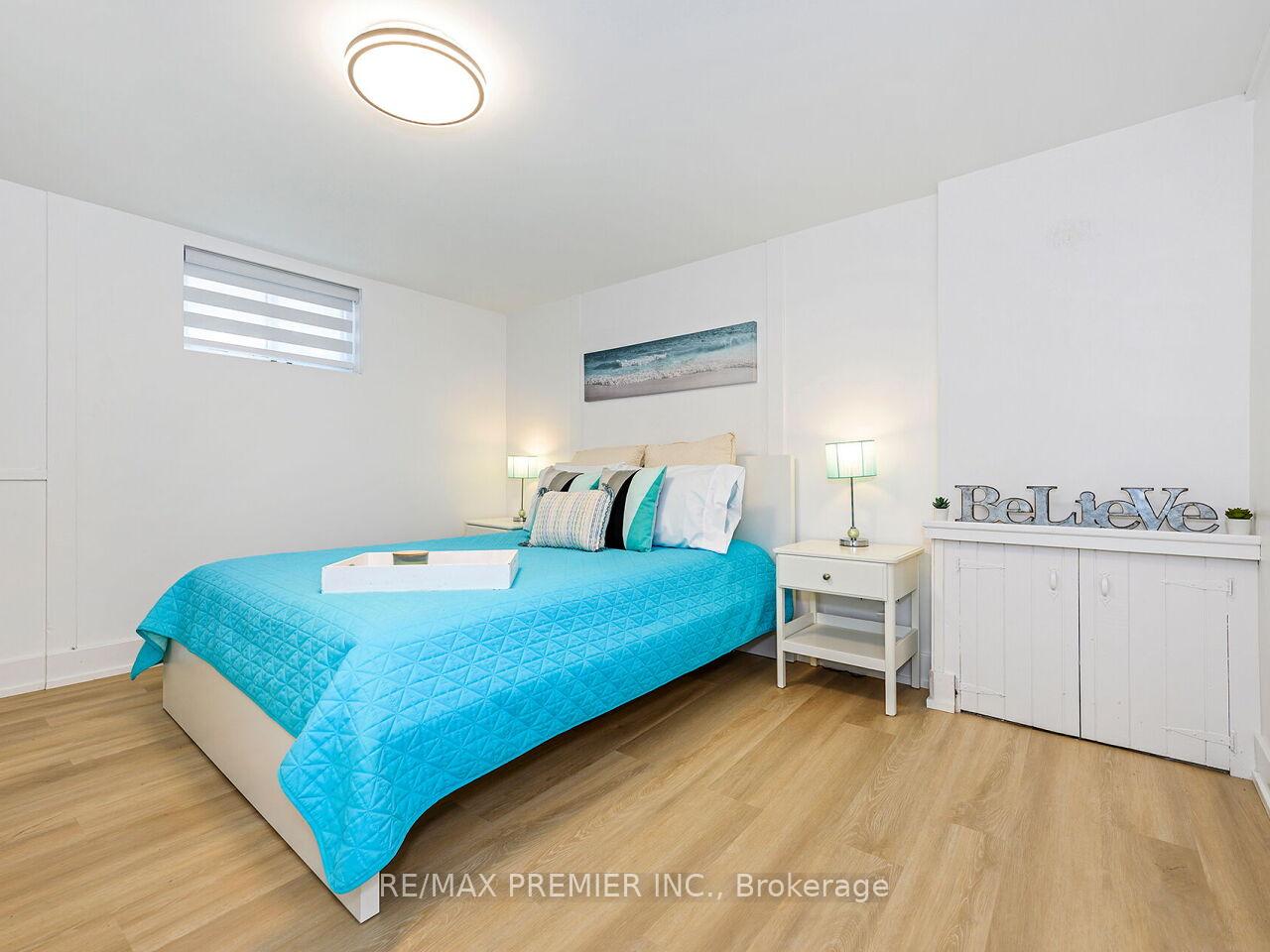 Photo 6 of 95 Clearbrooke Circle, Etobicoke, Rexdale-Kipling — HOMEH