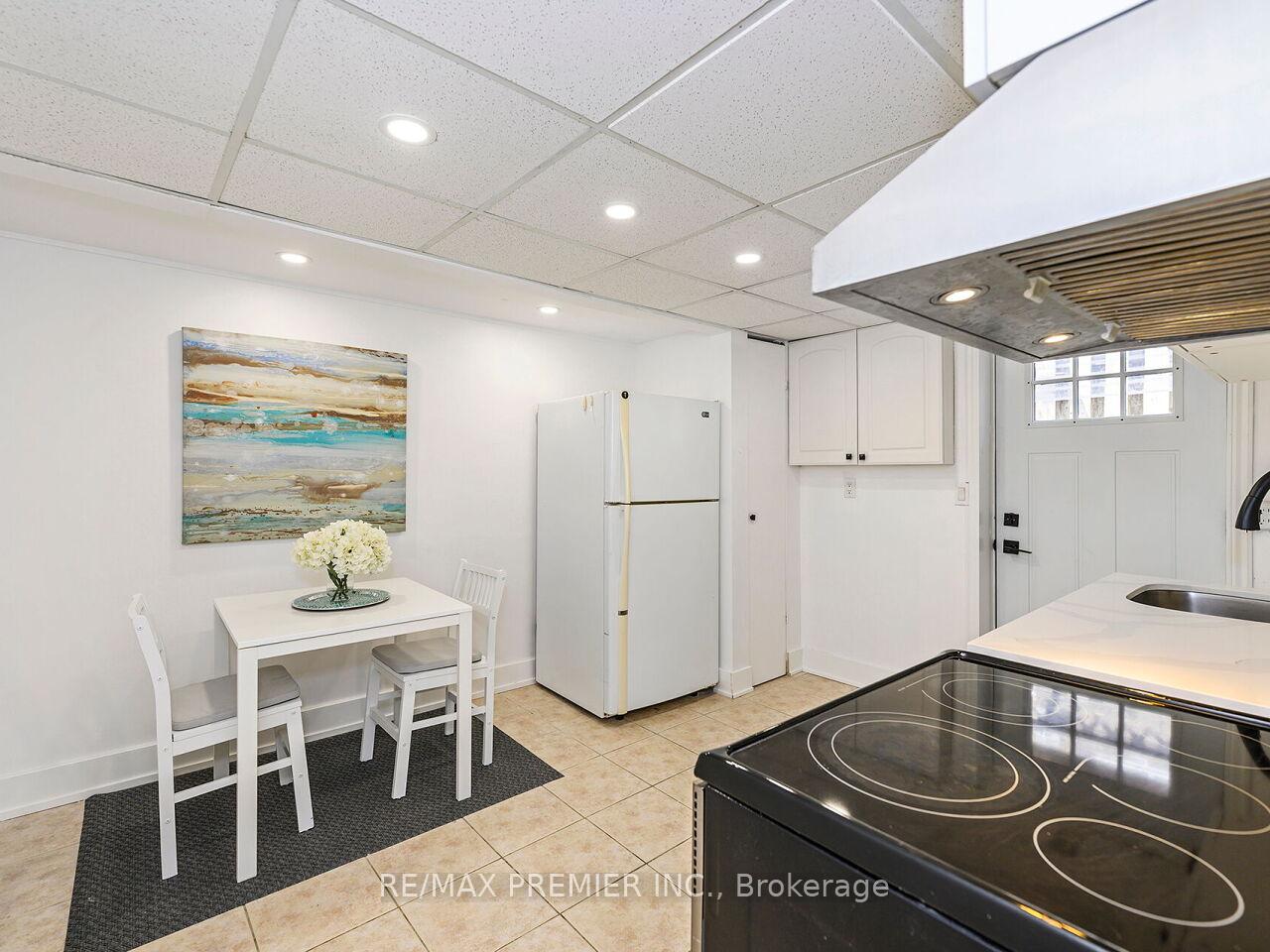 Photo 30 of 95 Clearbrooke Circle, Etobicoke, Rexdale-Kipling — HOMEH