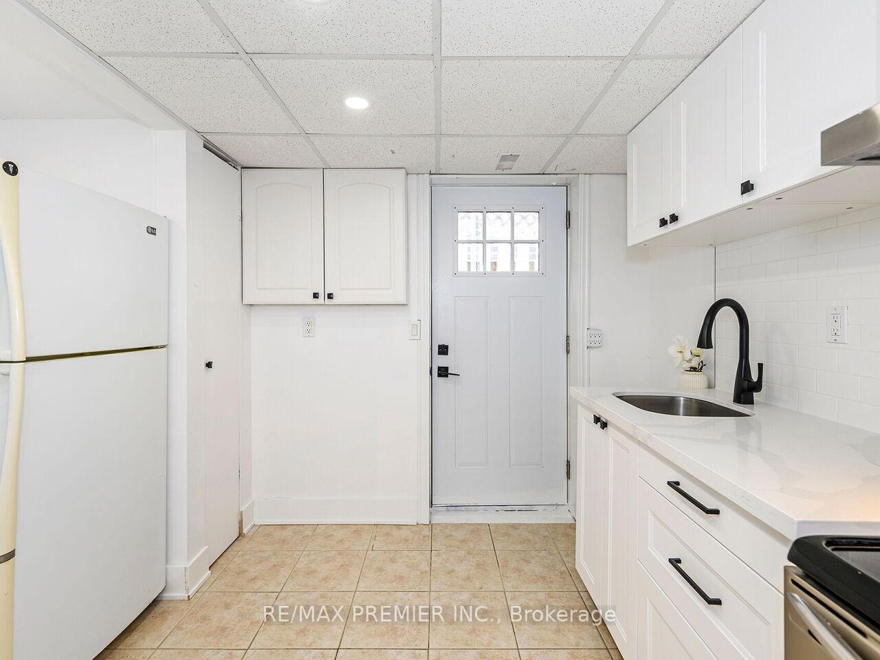 Photo 47 of 95 Clearbrooke Circle, Etobicoke, Rexdale-Kipling — HOMEH
