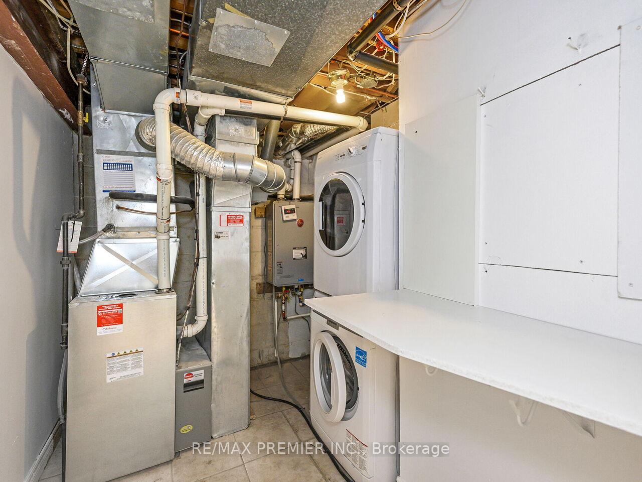 Photo 45 of 95 Clearbrooke Circle, Etobicoke, Rexdale-Kipling — HOMEH